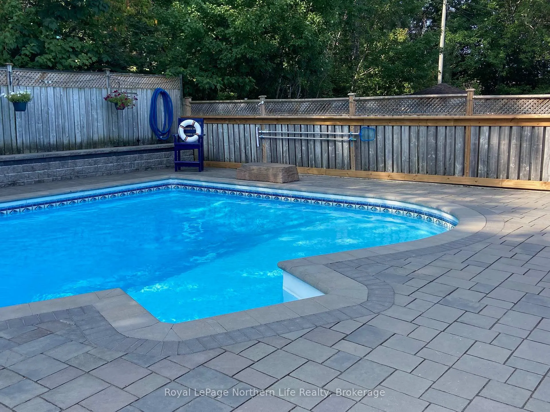 Photo 9 of 98 Sable Crescent, North Bay, Birchaven — HOMEH