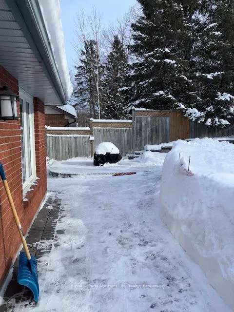 Photo 43 of 98 Sable Crescent, North Bay, Birchaven — HOMEH