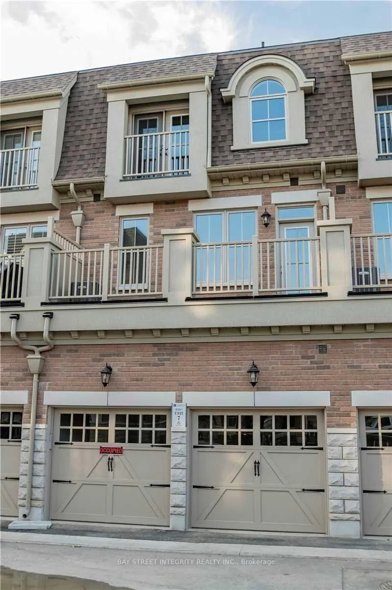 Front of Unit 7, 2267 Major Mackenzie Drive W