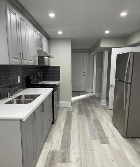 Photo 14 of 78 Saint Dennis Road, Brampton, Sandringham-Wellington North — HOMEH