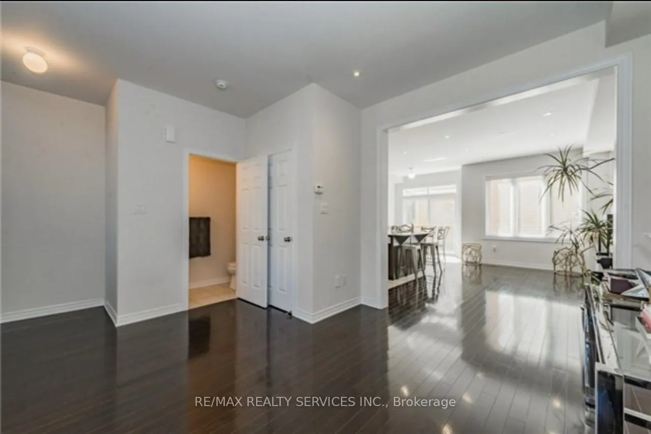 Photo 3 of 74 Aldersgate Drive, Brampton, Northwest Brampton — HOMEH