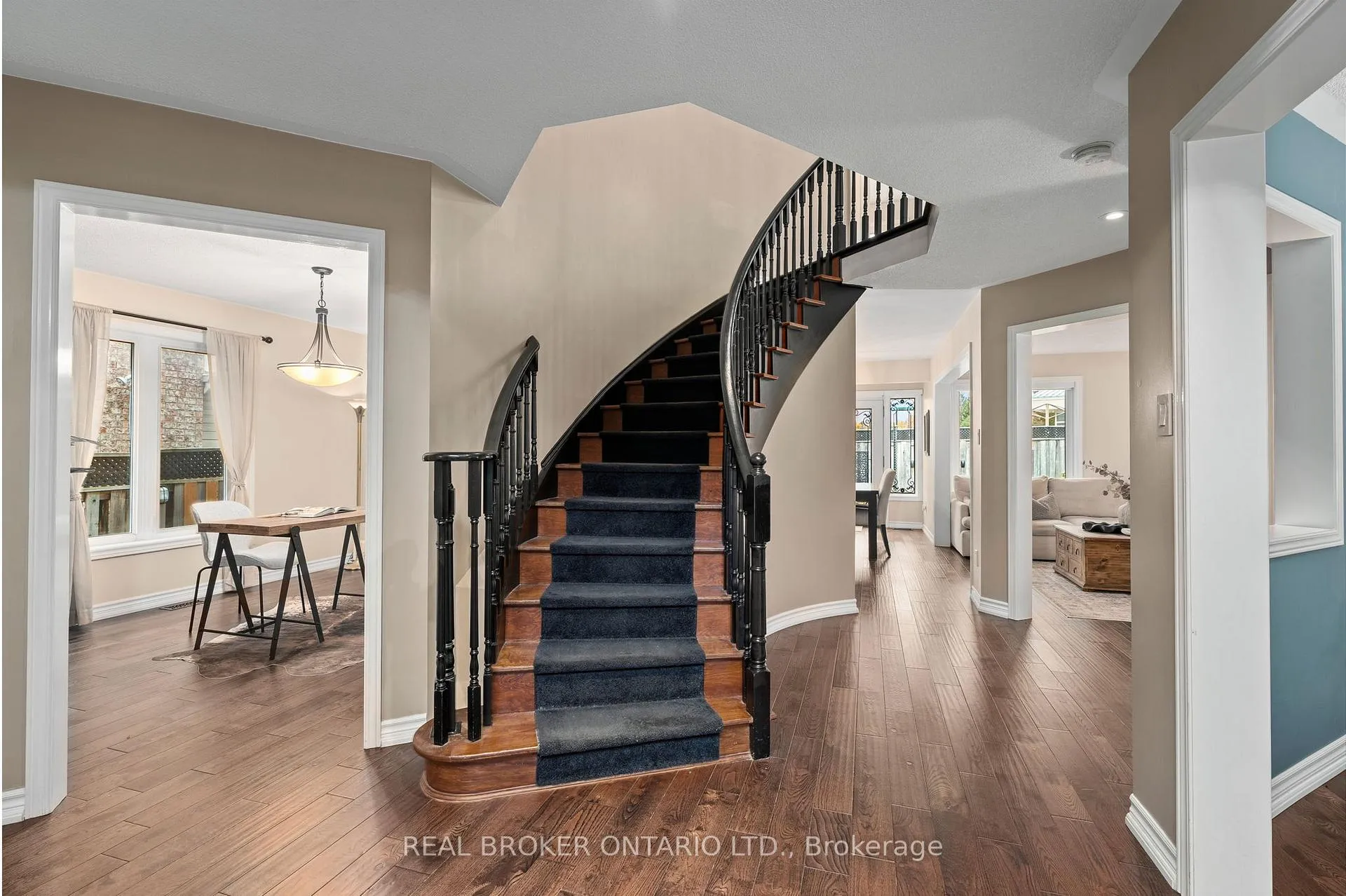 Photo 2 of 7 Mahogany Court, Aurora, Aurora Highlands — HOMEH