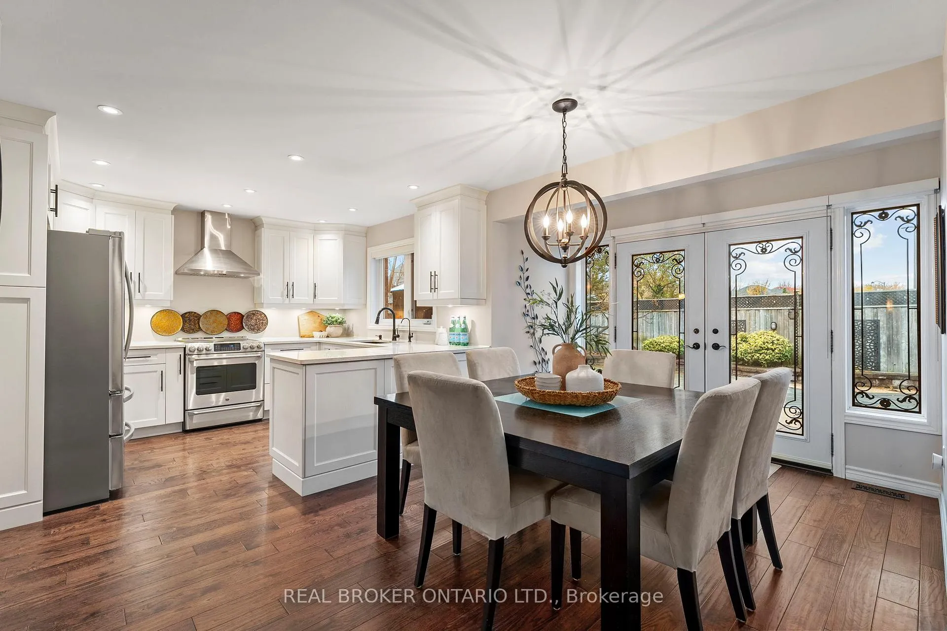 Photo 3 of 7 Mahogany Court, Aurora, Aurora Highlands — HOMEH