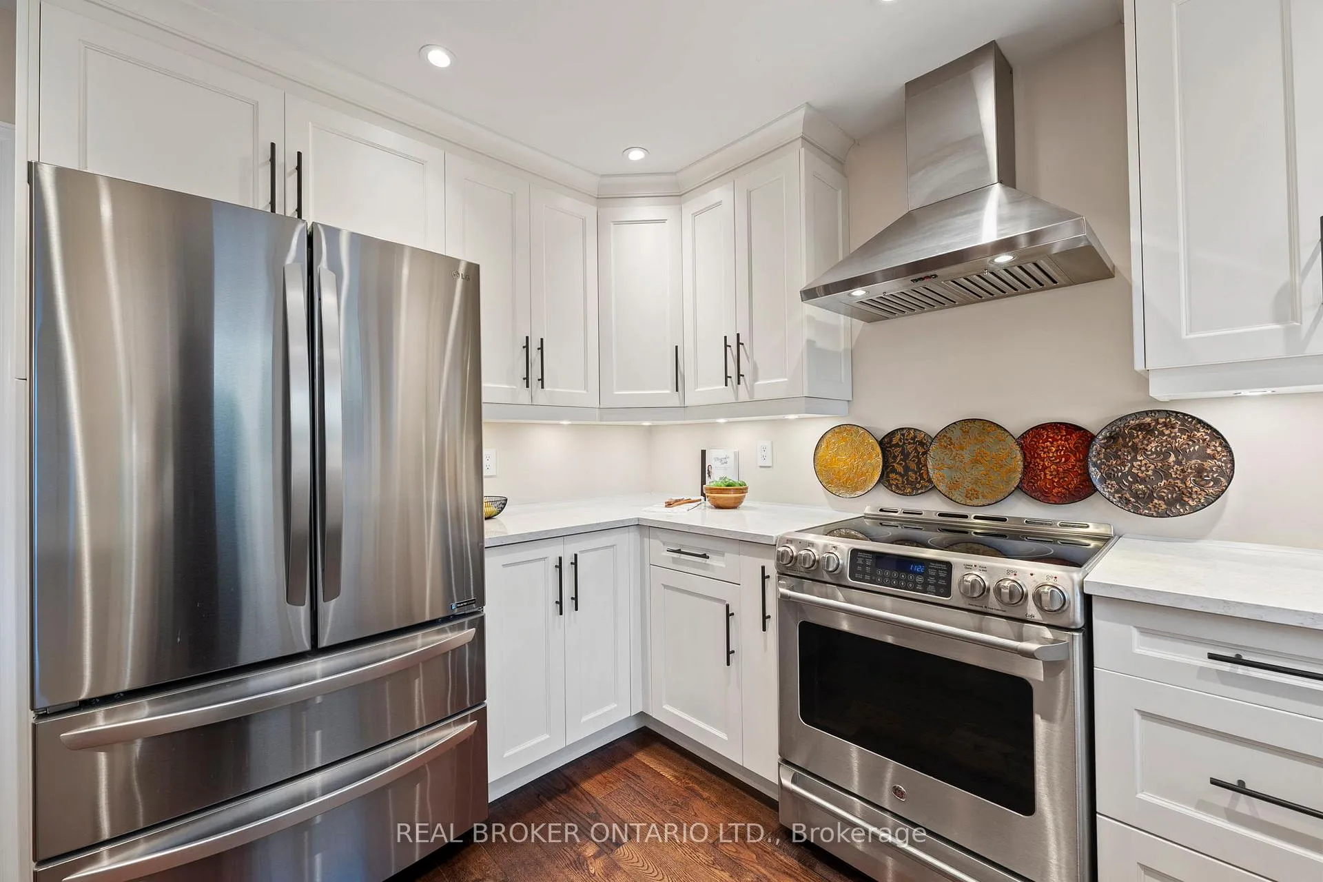 Photo 5 of 7 Mahogany Court, Aurora, Aurora Highlands — HOMEH
