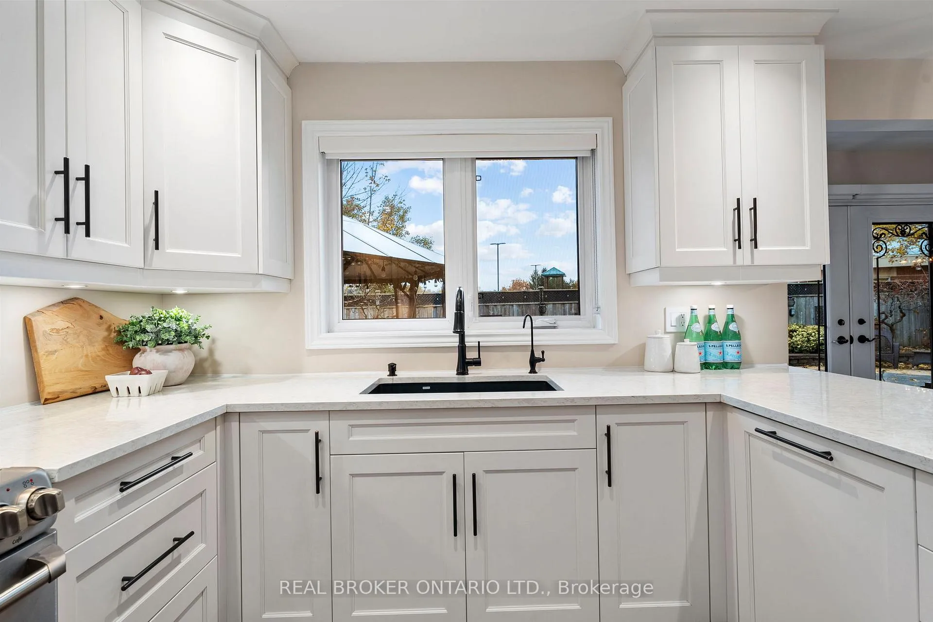 Photo 6 of 7 Mahogany Court, Aurora, Aurora Highlands — HOMEH