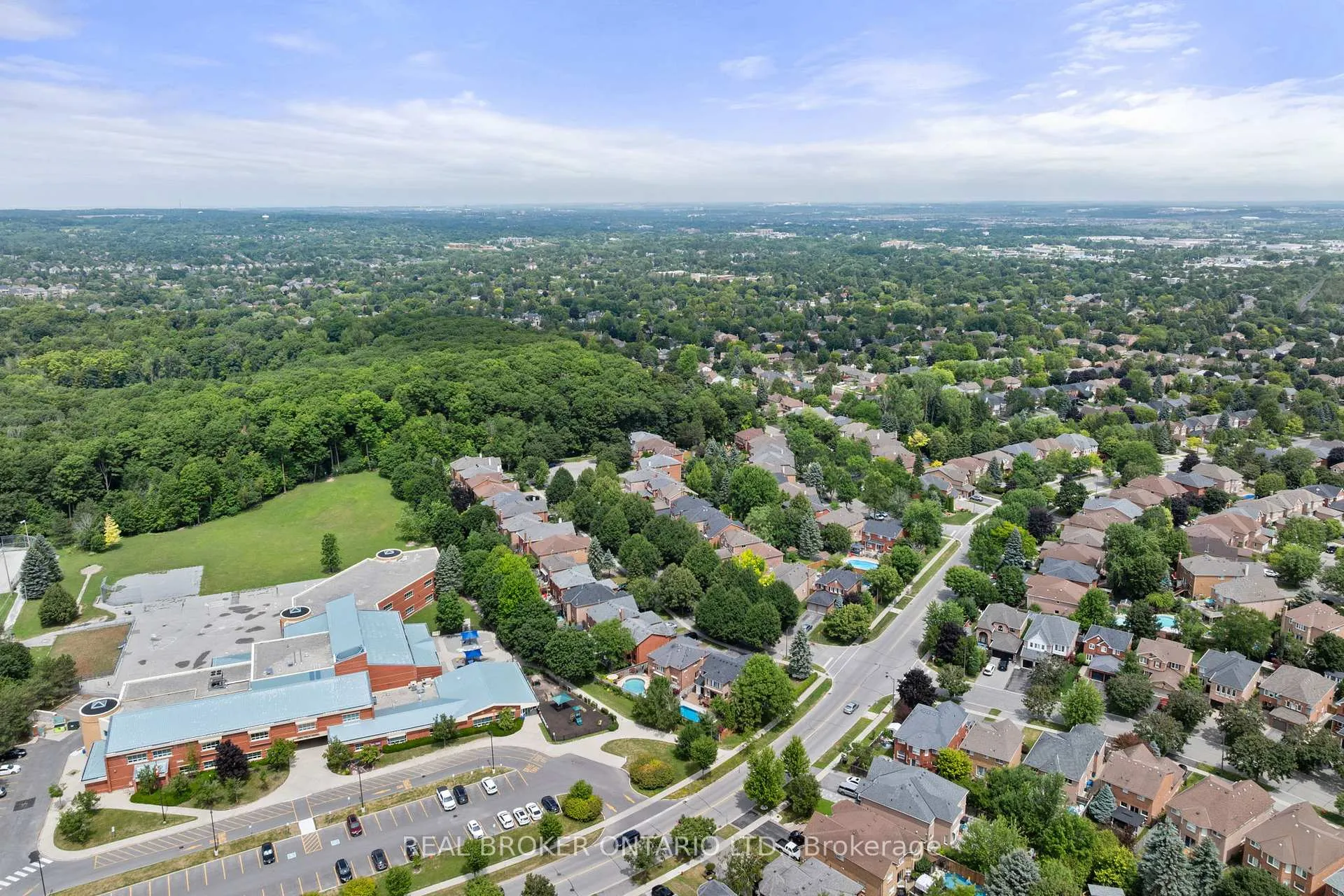 Photo 45 of 7 Mahogany Court, Aurora, Aurora Highlands — HOMEH