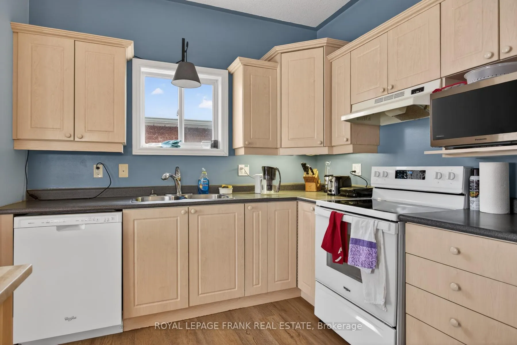 Photo 9 of 456 Settlers Ridge, Peterborough, Northcrest Ward 5 — HOMEH