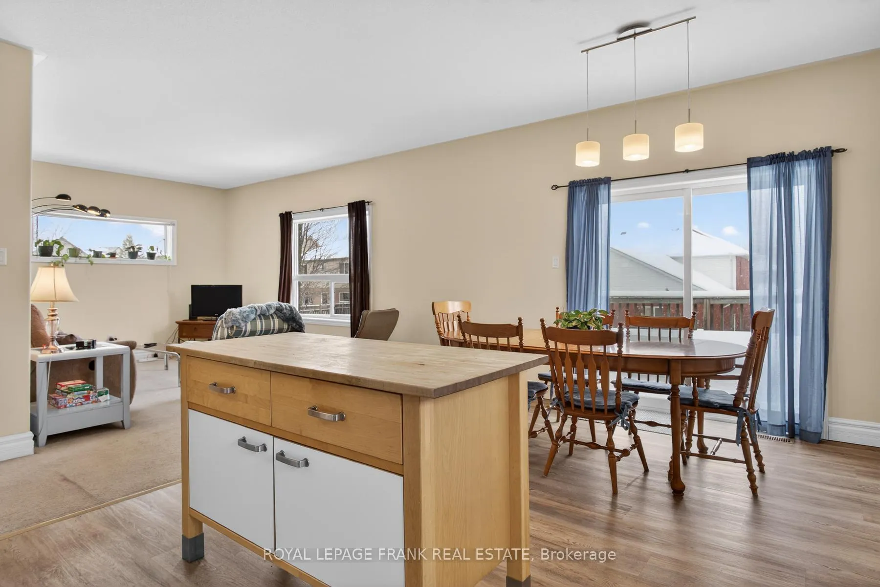 Photo 11 of 456 Settlers Ridge, Peterborough, Northcrest Ward 5 — HOMEH