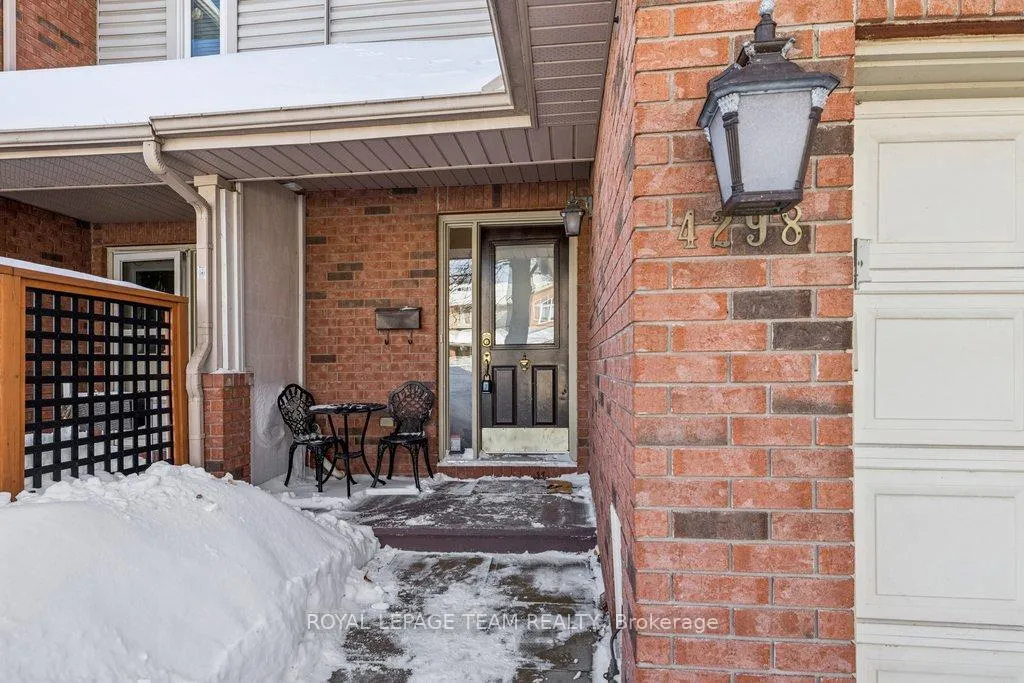 Photo 2 of 4298 Sunwood Crescent, Ottawa, Carson Grove — HOMEH