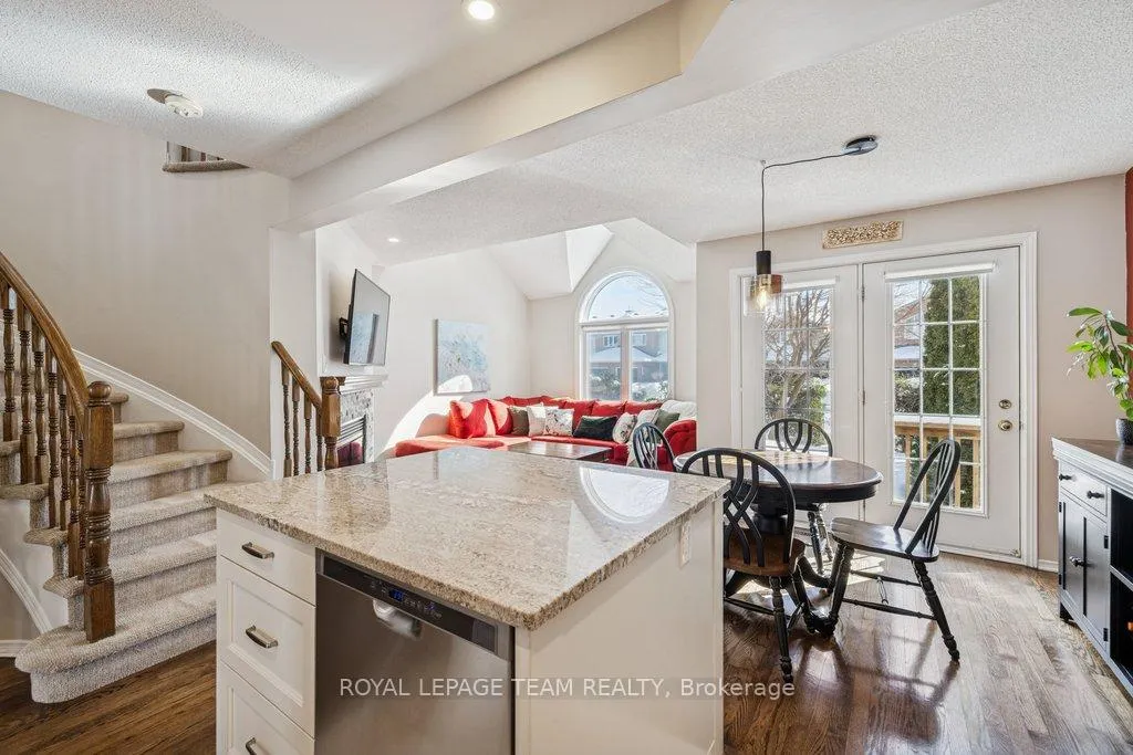 Photo 8 of 4298 Sunwood Crescent, Ottawa, Carson Grove — HOMEH