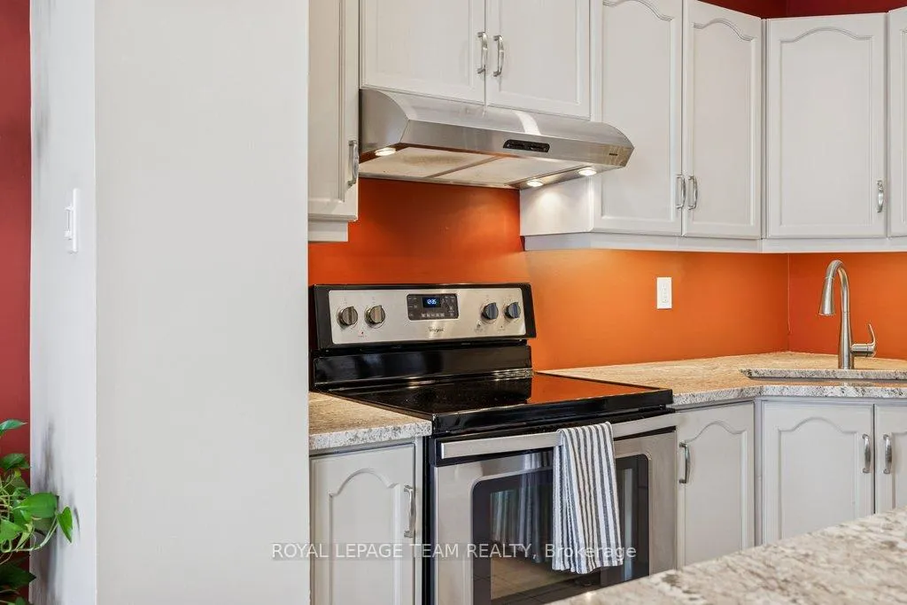 Photo 9 of 4298 Sunwood Crescent, Ottawa, Carson Grove — HOMEH
