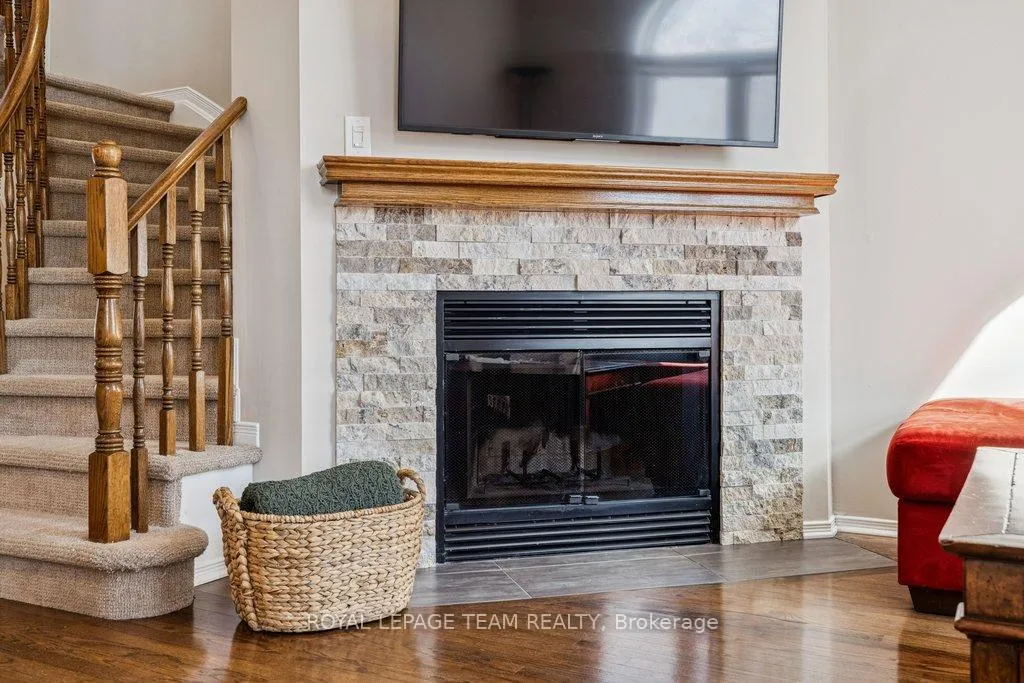 Photo 11 of 4298 Sunwood Crescent, Ottawa, Carson Grove — HOMEH