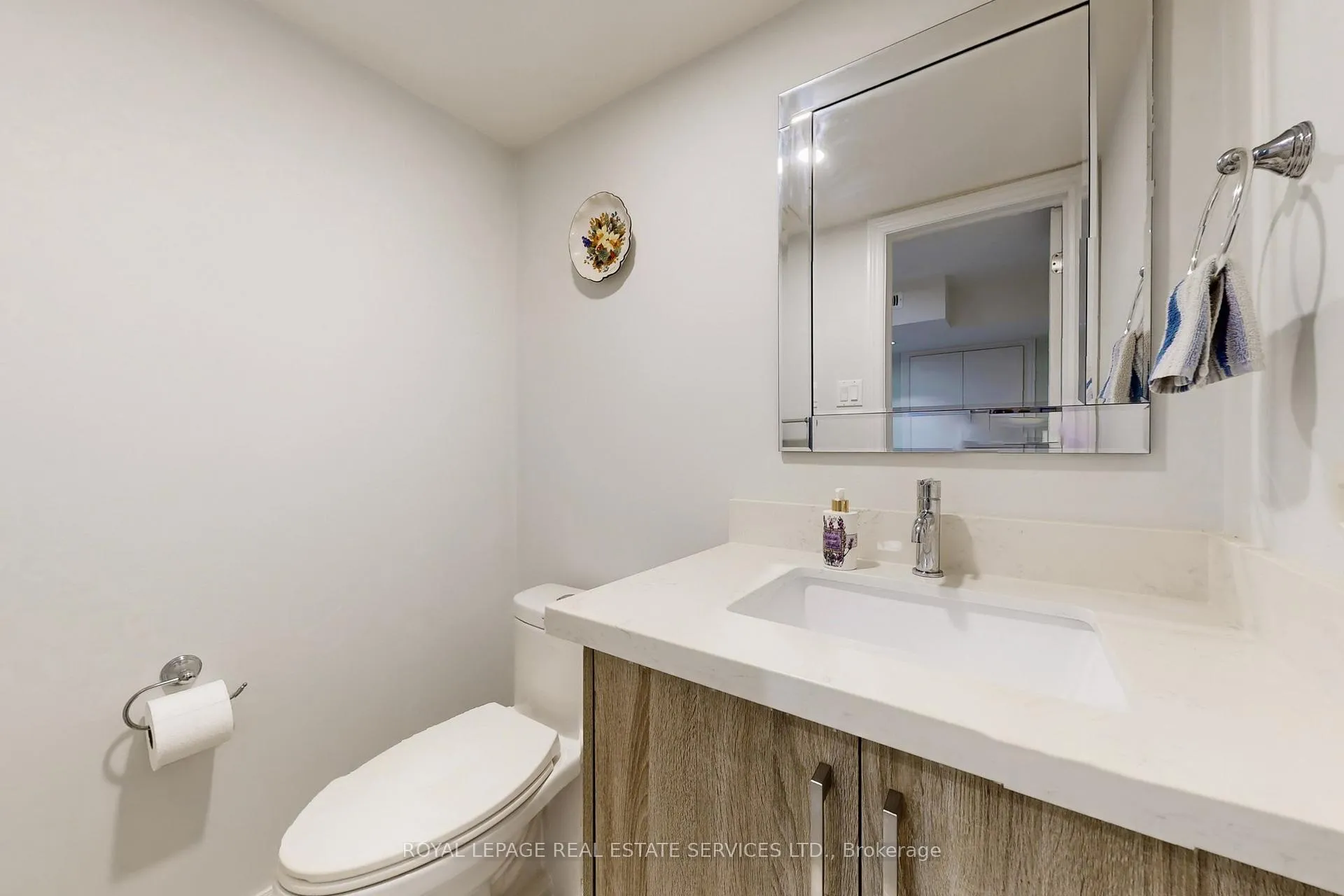 Photo 7 of 65 Ashdale Road, Brampton, Bram West — HOMEH