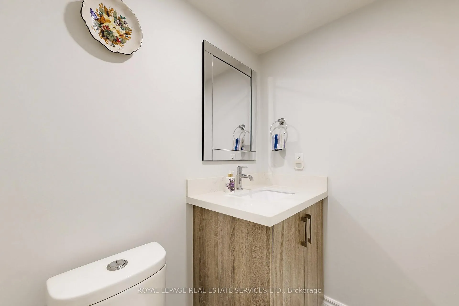 Photo 8 of 65 Ashdale Road, Brampton, Bram West — HOMEH
