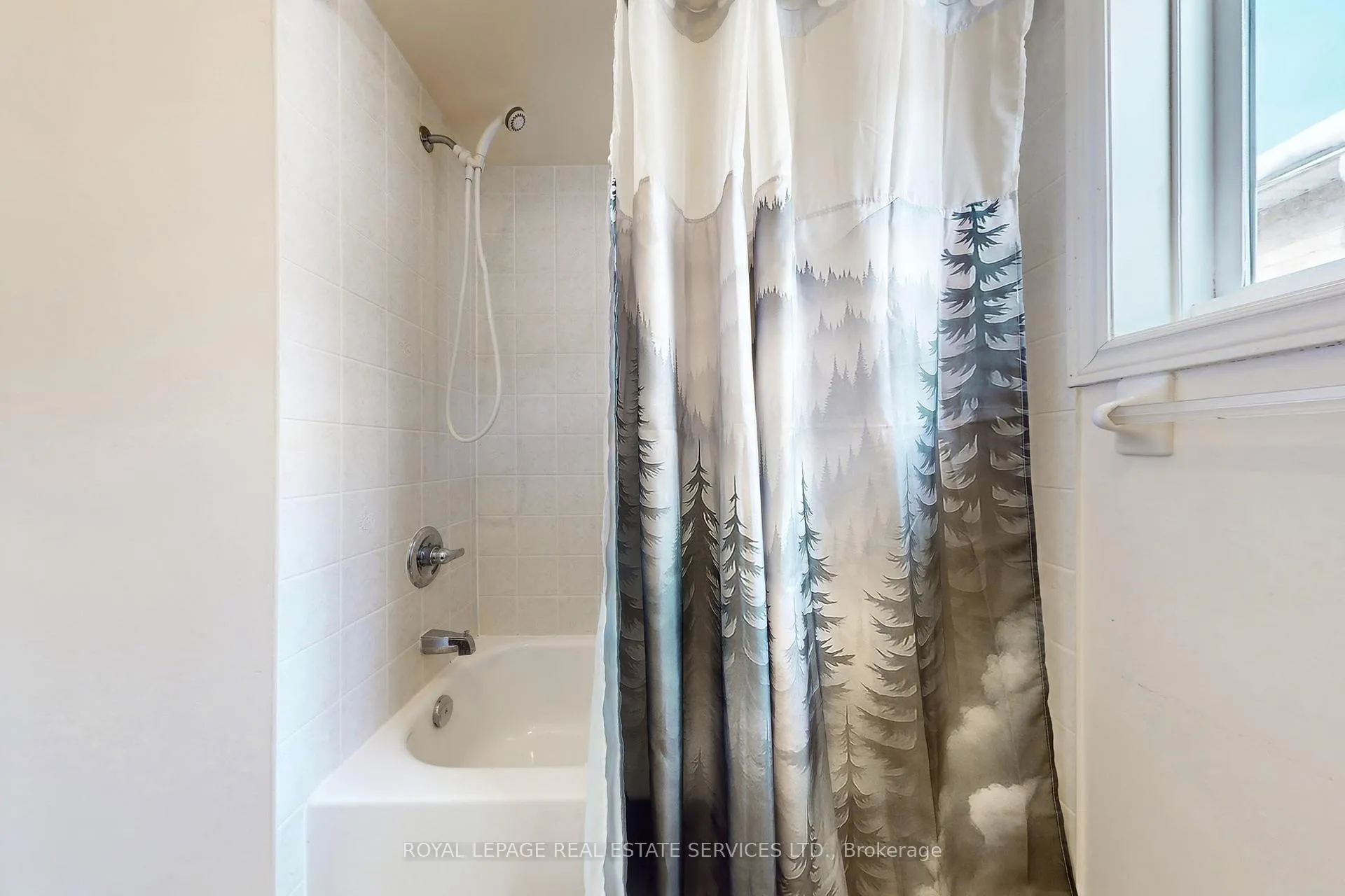 Photo 18 of 65 Ashdale Road, Brampton, Bram West — HOMEH