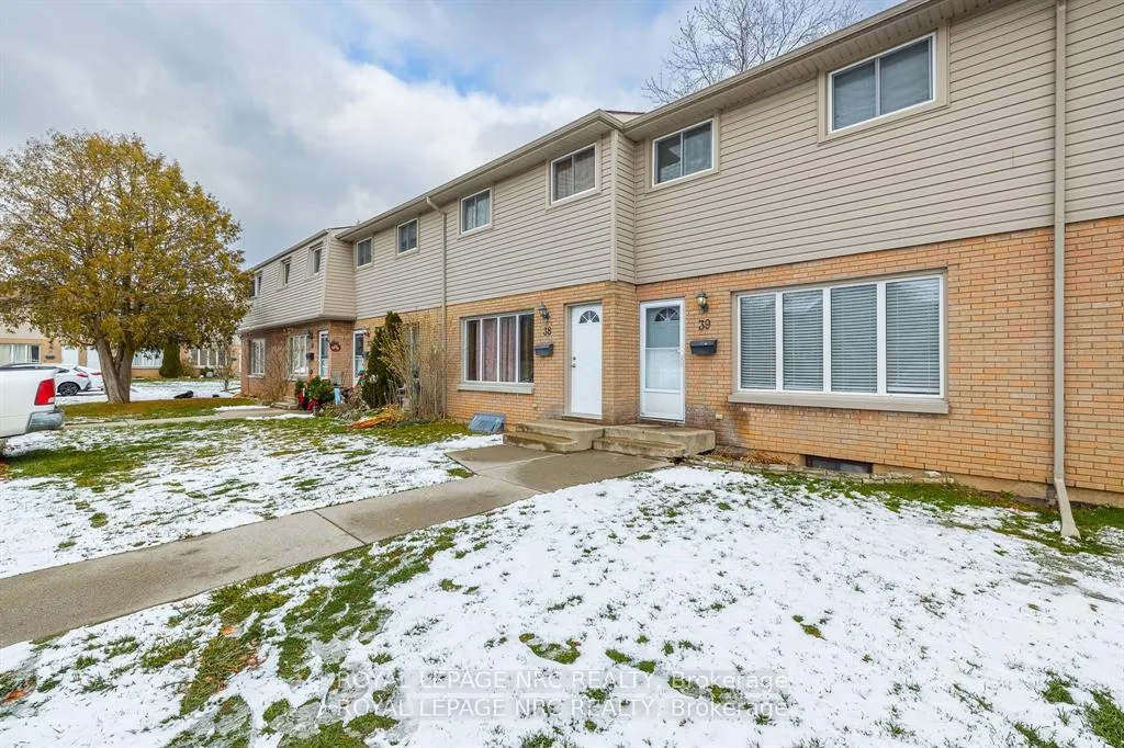 Photo 2 of Unit 39, 4215 Meadowvale Drive, Niagara Falls, Morrison — HOMEH