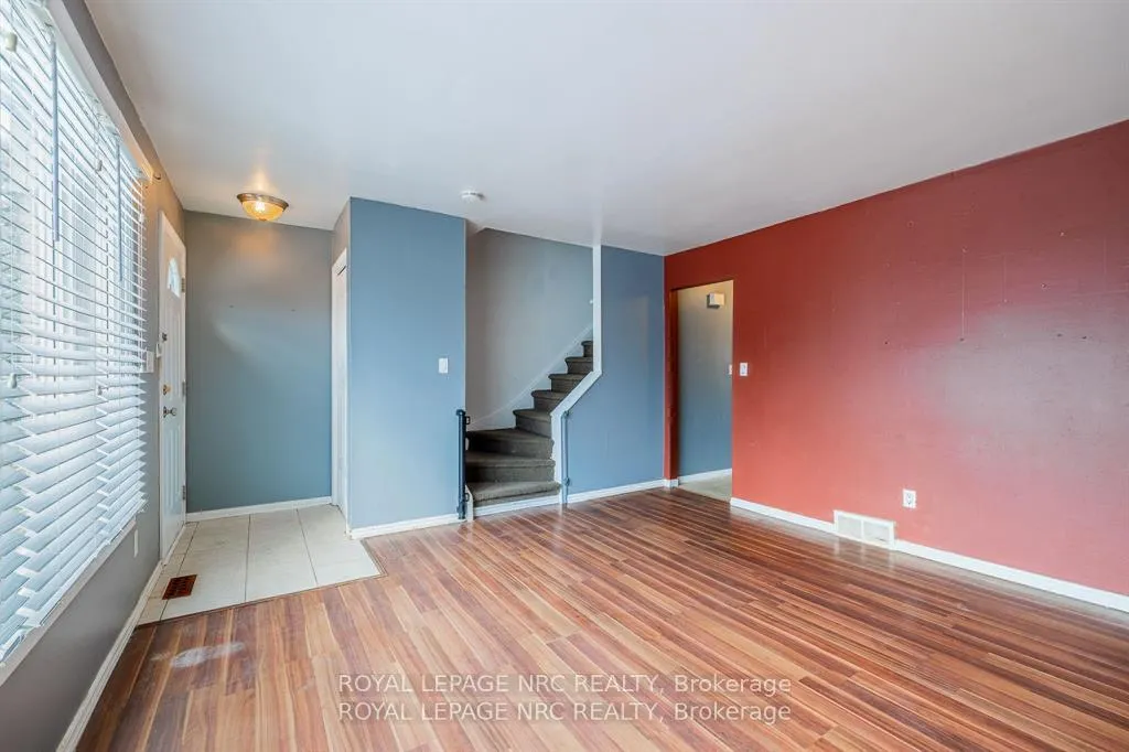 Photo 5 of Unit 39, 4215 Meadowvale Drive, Niagara Falls, Morrison — HOMEH