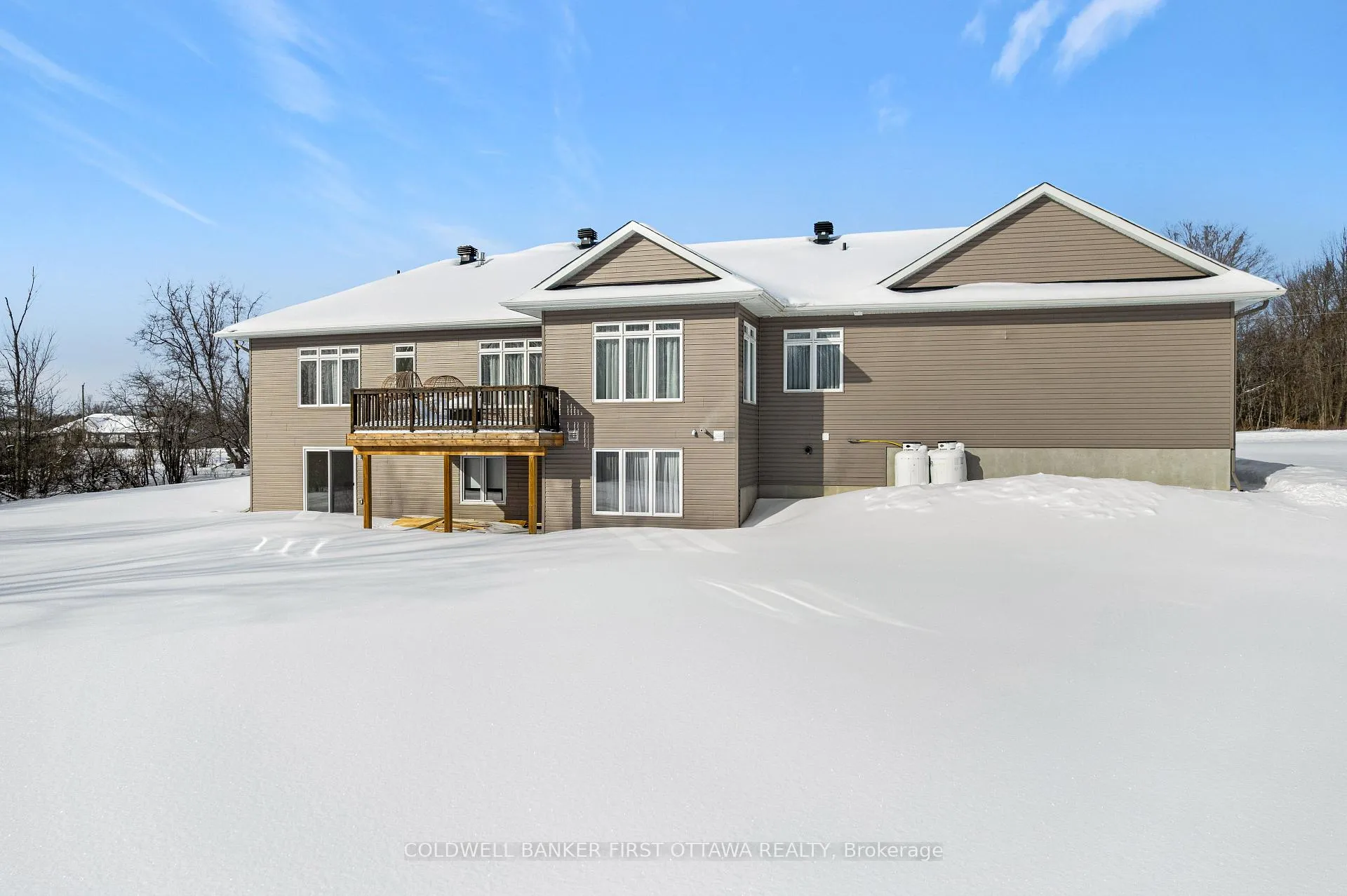Photo 3 of 121 Ernest Way, Tay Valley, Bathurst/Burgess & Sherbrooke (Bathurst) Twp — HOMEH