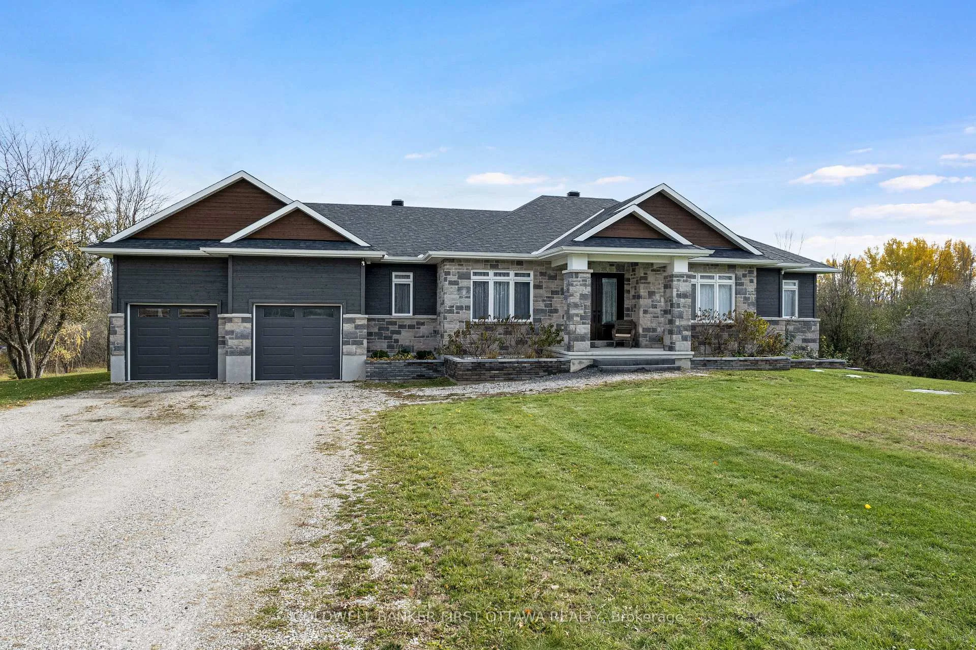 Photo 4 of 121 Ernest Way, Tay Valley, Bathurst/Burgess & Sherbrooke (Bathurst) Twp — HOMEH