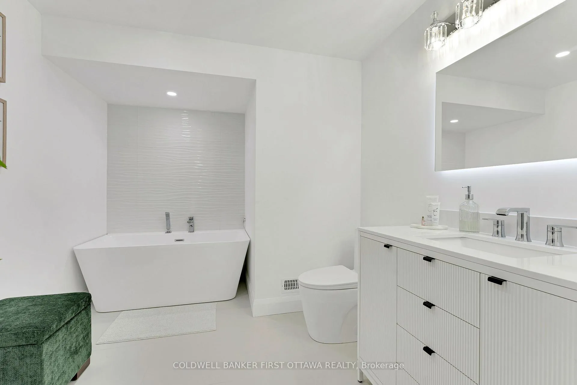 Photo 30 of 121 Ernest Way, Tay Valley, Bathurst/Burgess & Sherbrooke (Bathurst) Twp — HOMEH