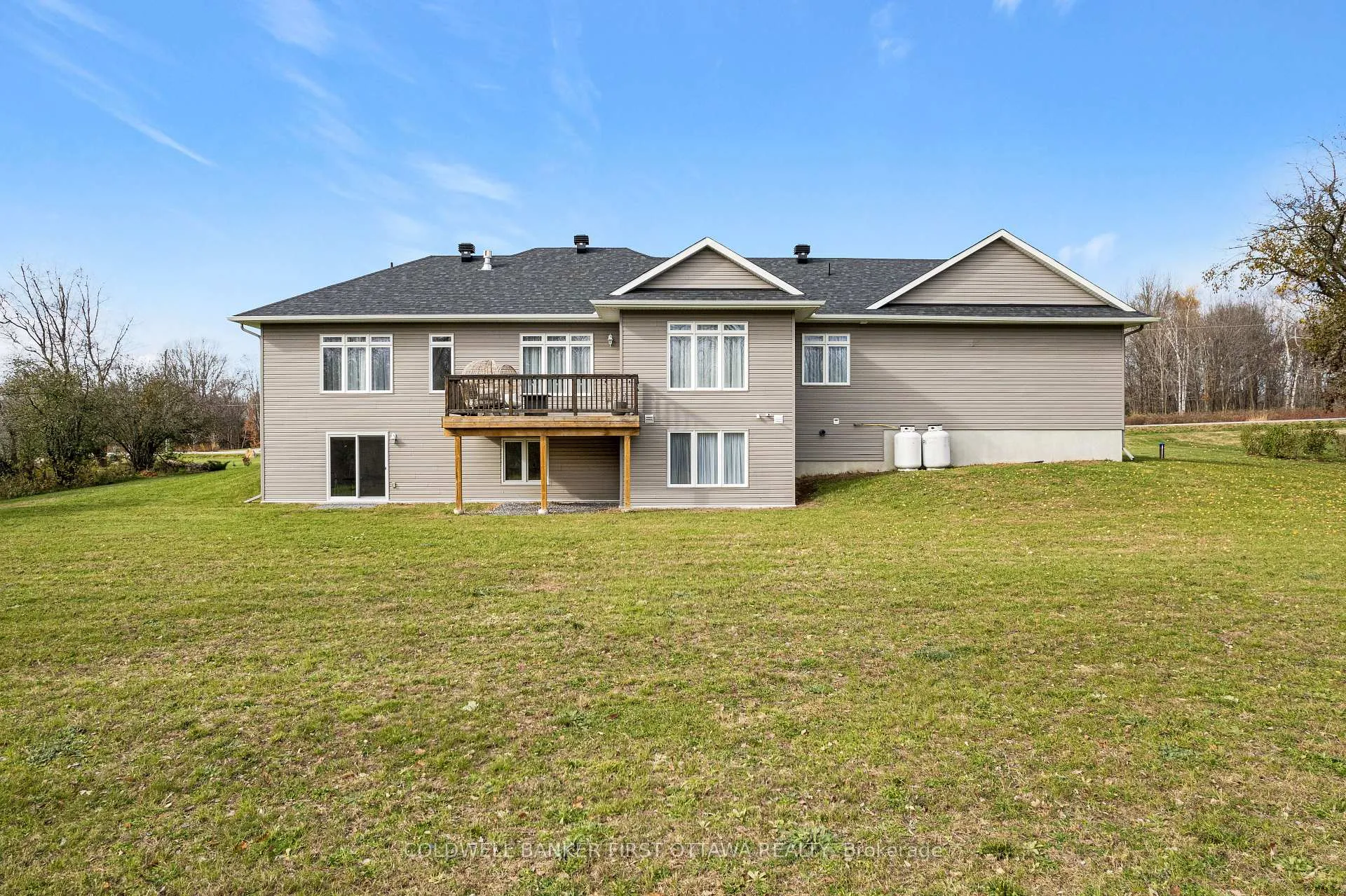 Photo 32 of 121 Ernest Way, Tay Valley, Bathurst/Burgess & Sherbrooke (Bathurst) Twp — HOMEH
