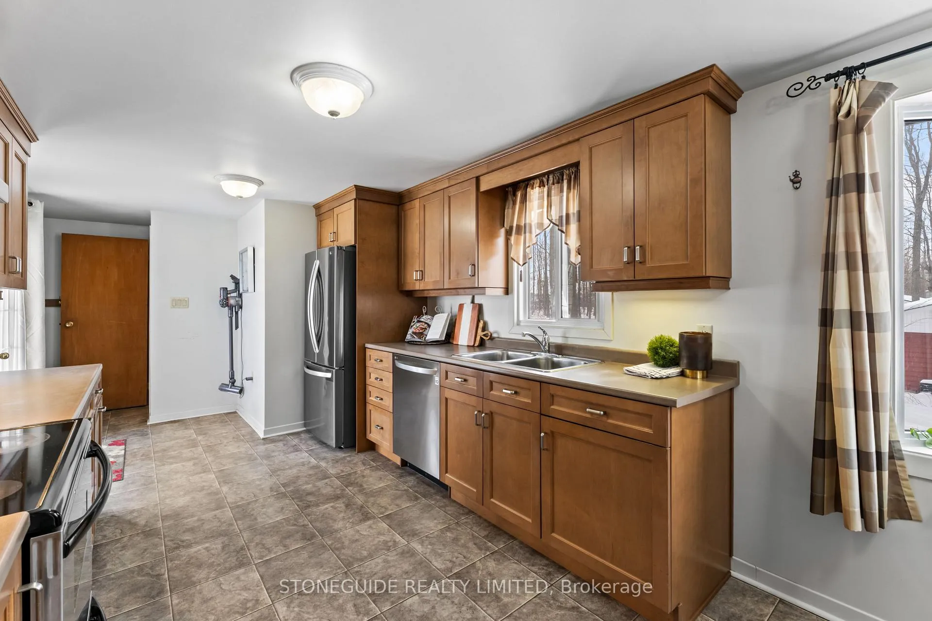Photo 17 of 1041 Stewart 12th Line, Cavan Monaghan, Cavan Twp — HOMEH