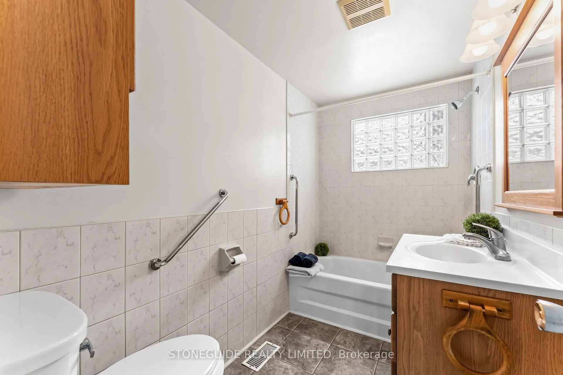 Photo 23 of 1041 Stewart 12th Line, Cavan Monaghan, Cavan Twp — HOMEH