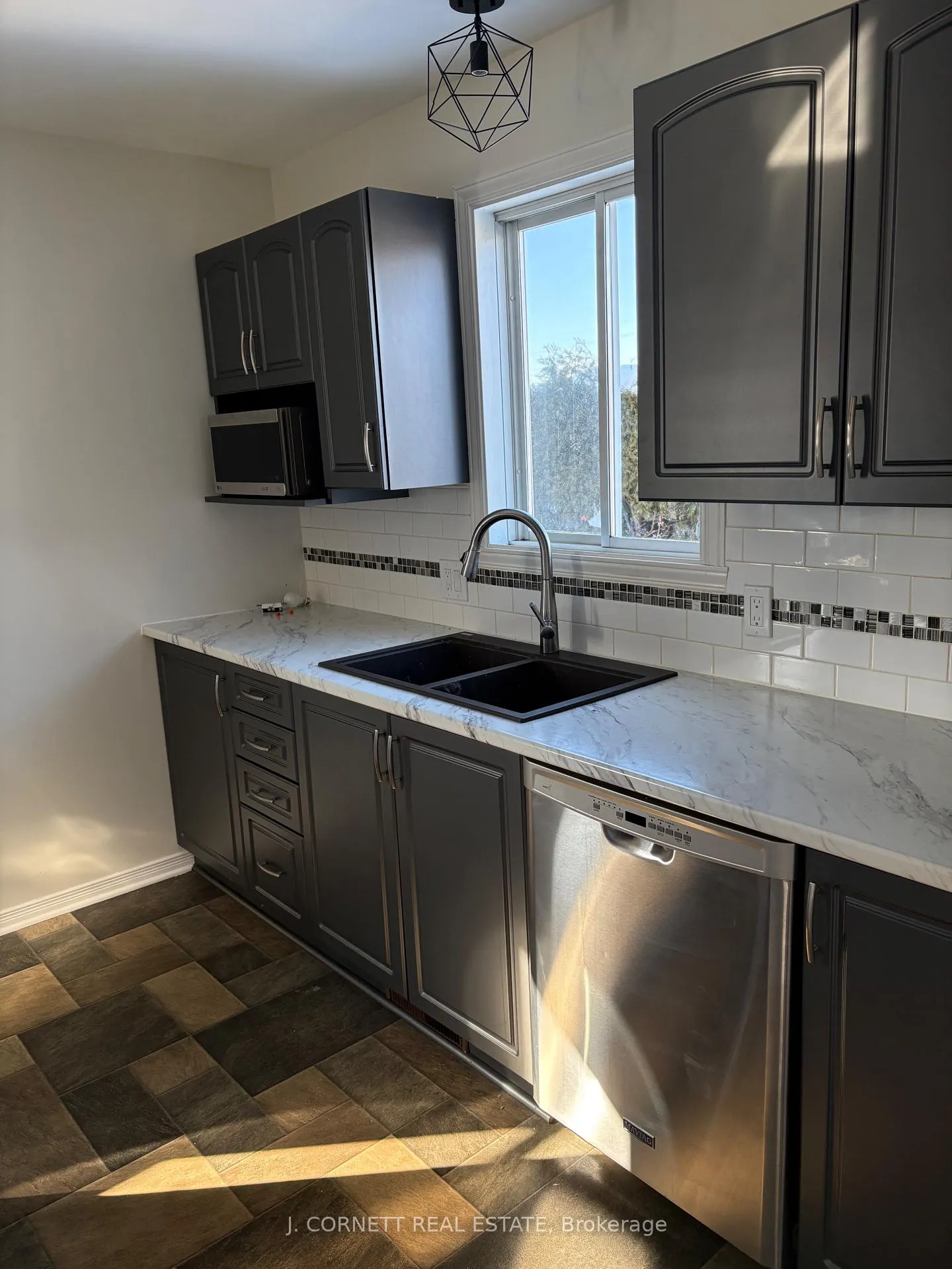 Photo 2 of 2313 Emily Crescent, Cornwall — HOMEH