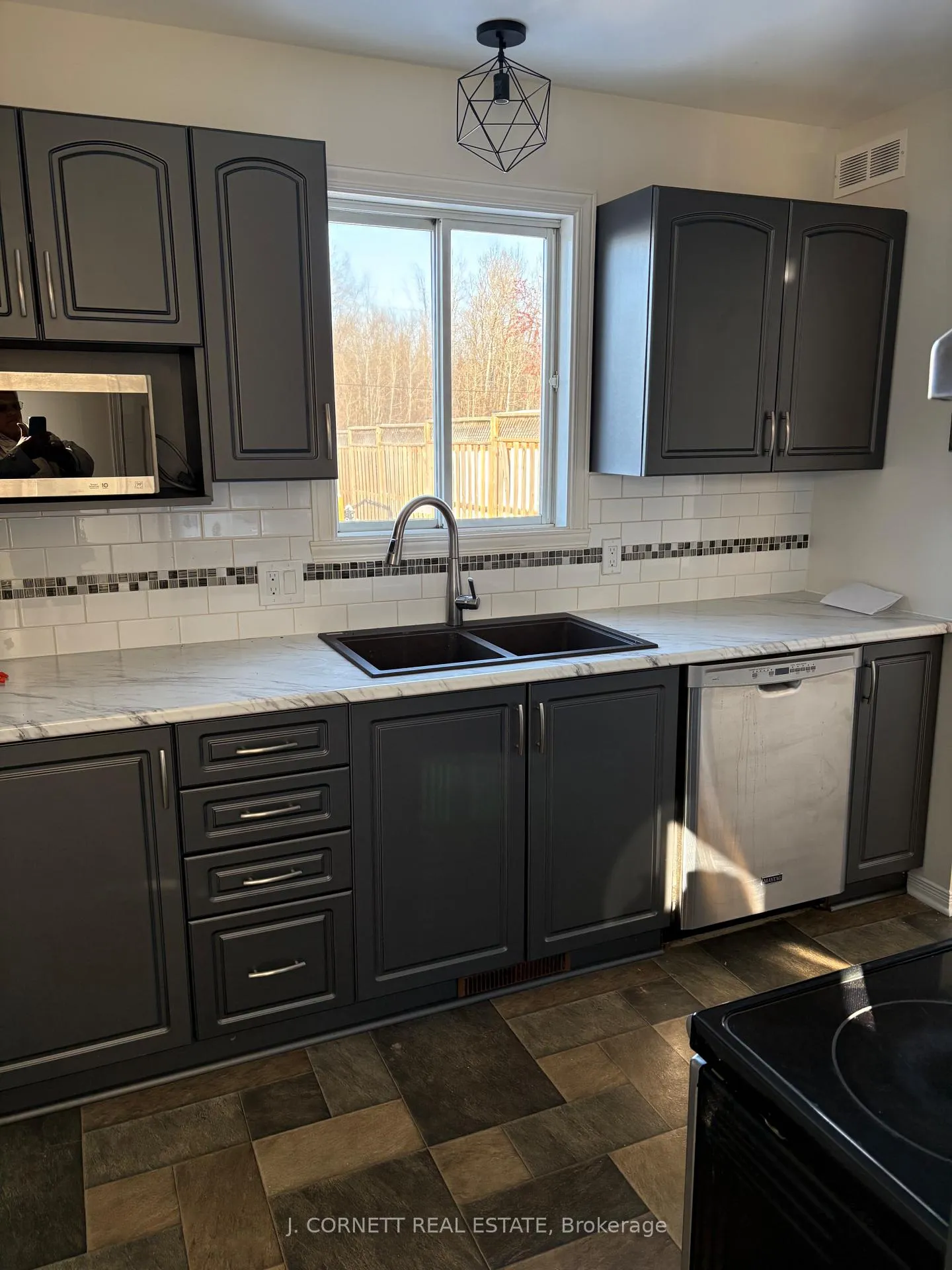 Photo 3 of 2313 Emily Crescent, Cornwall — HOMEH