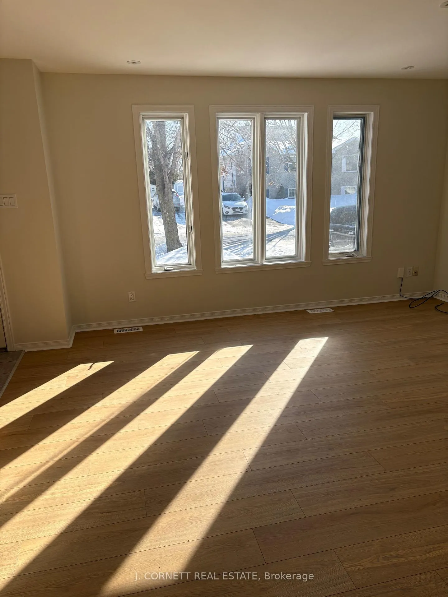 Photo 9 of 2313 Emily Crescent, Cornwall — HOMEH