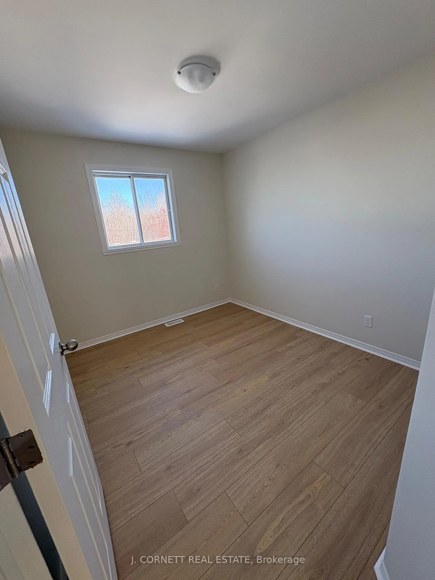 Photo 12 of 2313 Emily Crescent, Cornwall — HOMEH