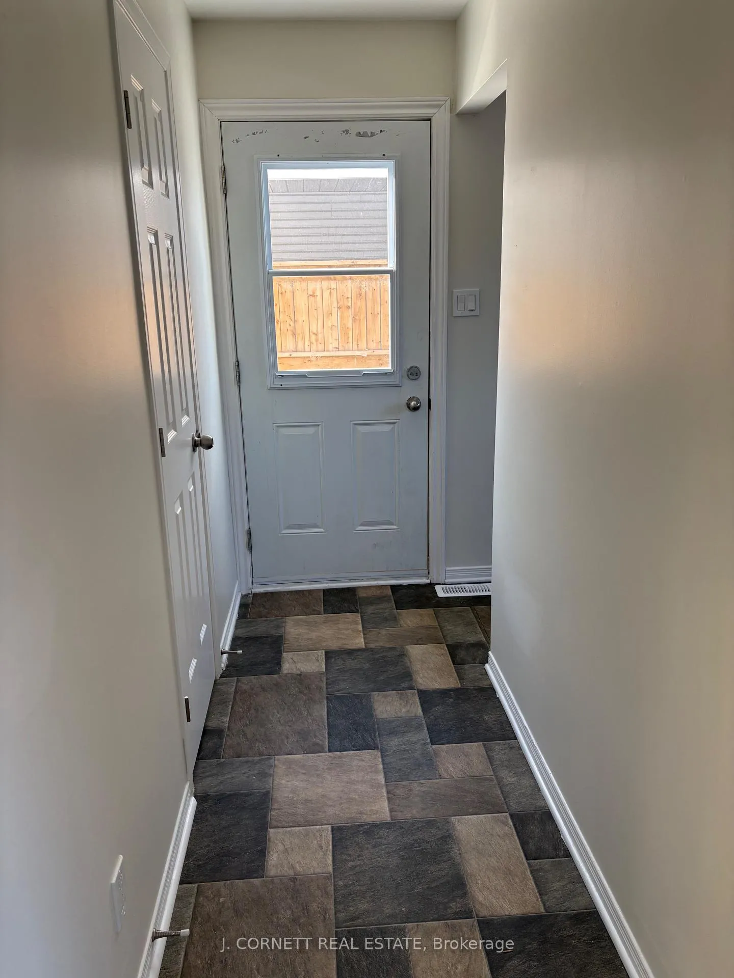 Photo 17 of 2313 Emily Crescent, Cornwall — HOMEH
