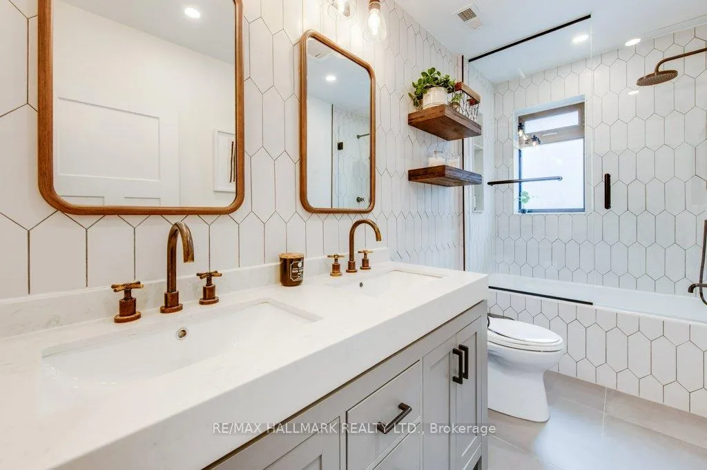 Photo 23 of 130 Bingham Avenue, Toronto, East End-Danforth — HOMEH
