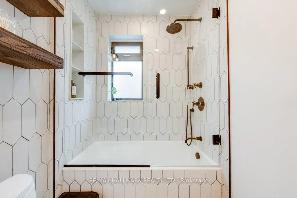 Photo 24 of 130 Bingham Avenue, Toronto, East End-Danforth — HOMEH