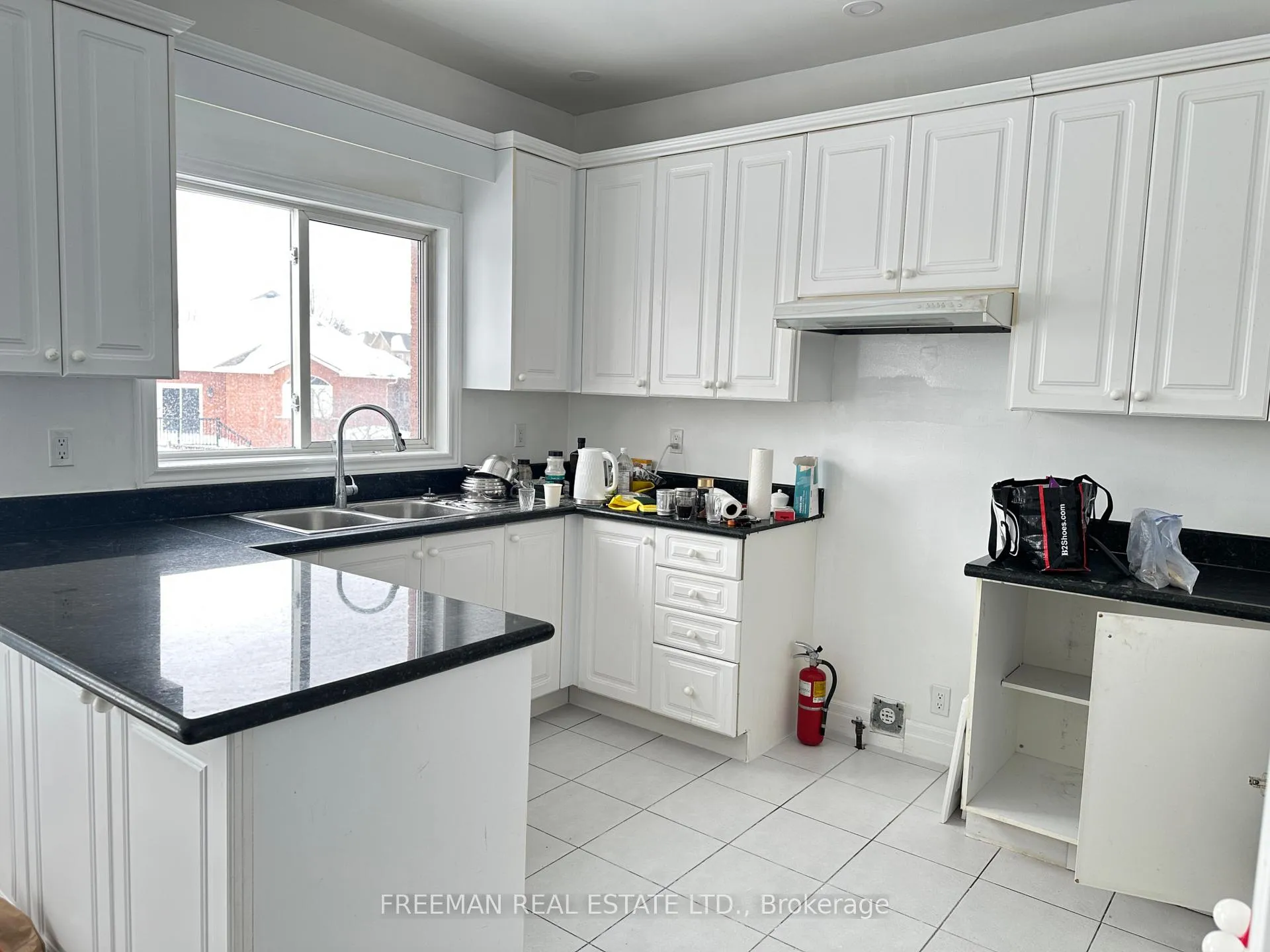Photo 5 of 1 Humber Forest Court, Vaughan, Sonoma Heights — HOMEH