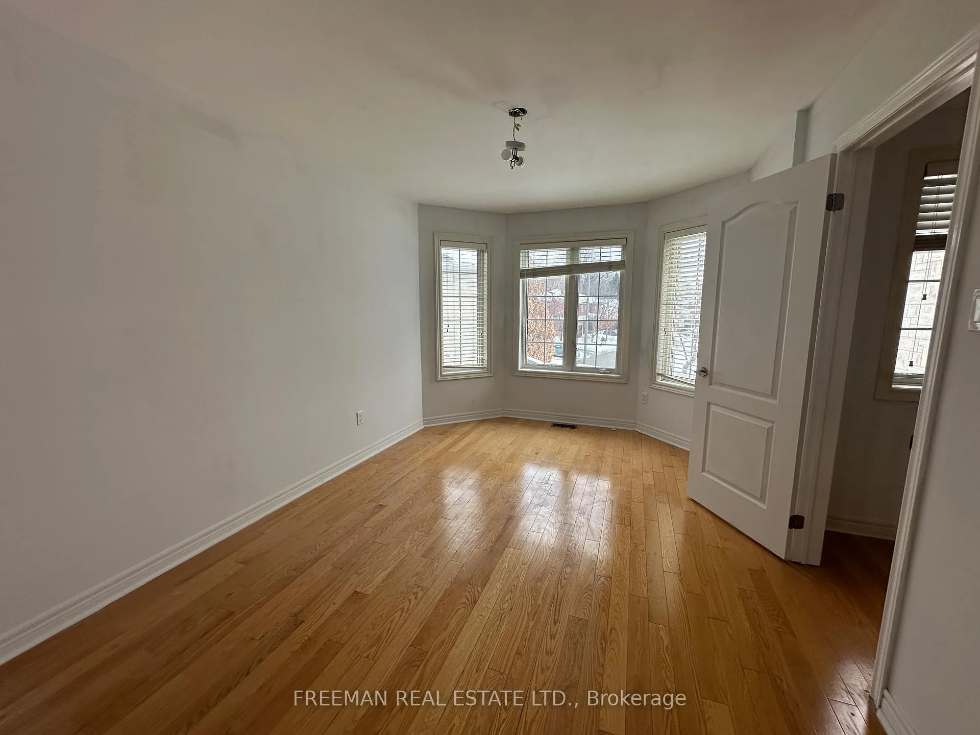 Photo 20 of 1 Humber Forest Court, Vaughan, Sonoma Heights — HOMEH