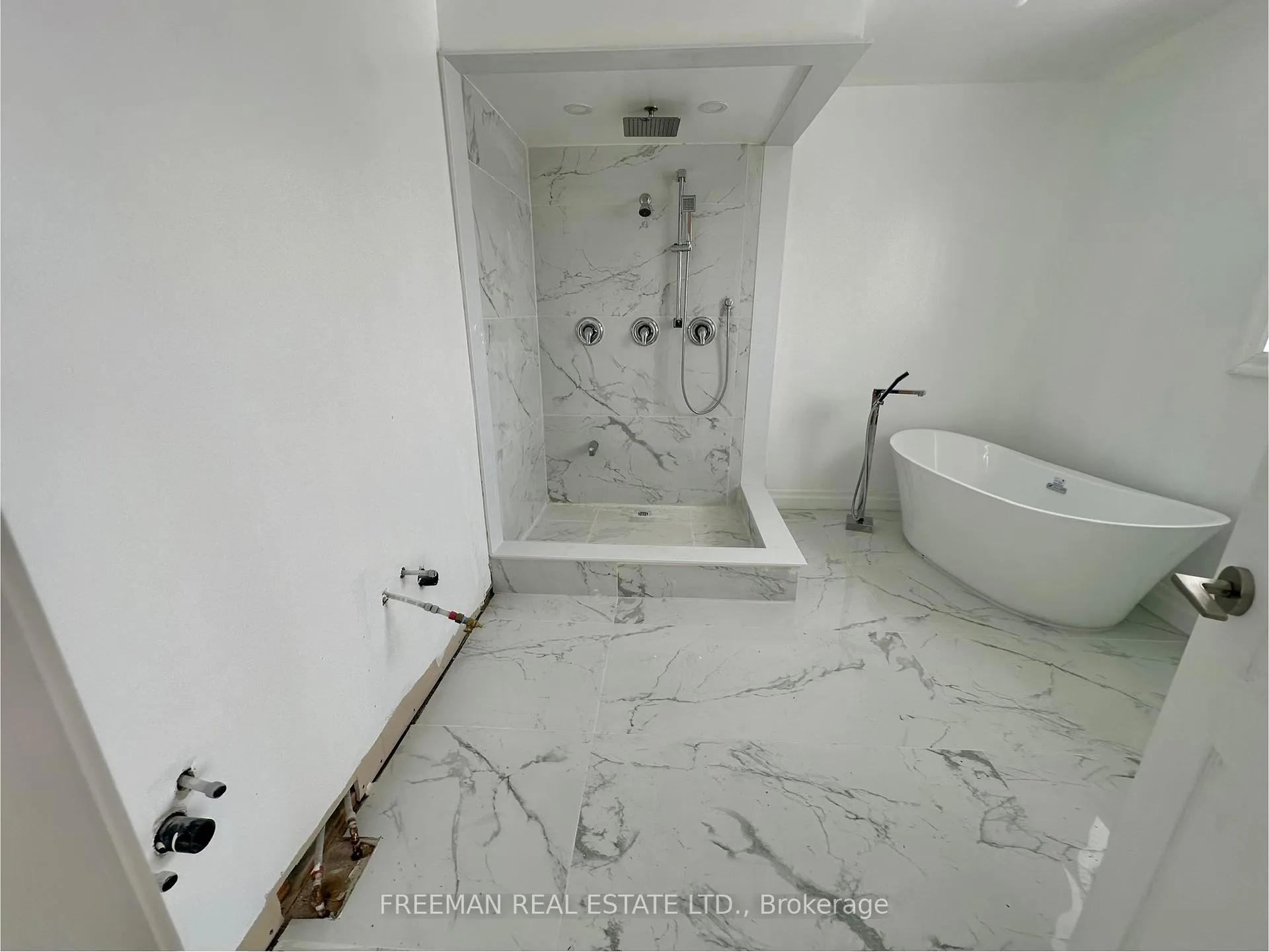Photo 24 of 1 Humber Forest Court, Vaughan, Sonoma Heights — HOMEH