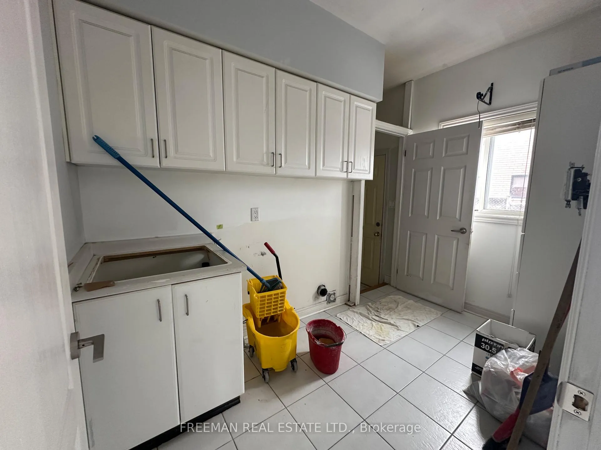 Photo 34 of 1 Humber Forest Court, Vaughan, Sonoma Heights — HOMEH