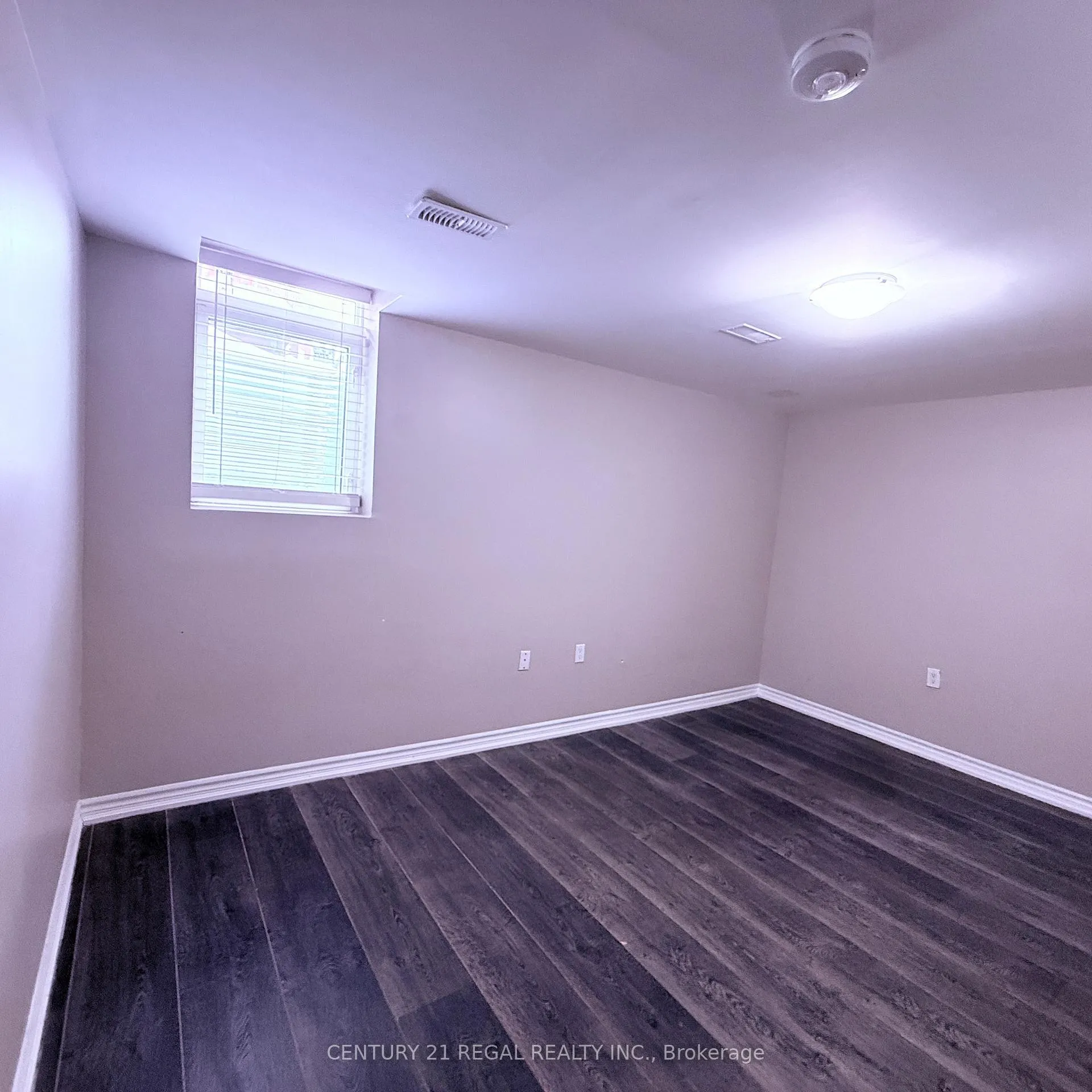 Photo 11 of 39 Laurentide Crescent, Brampton, Vales of Castlemore North — HOMEH