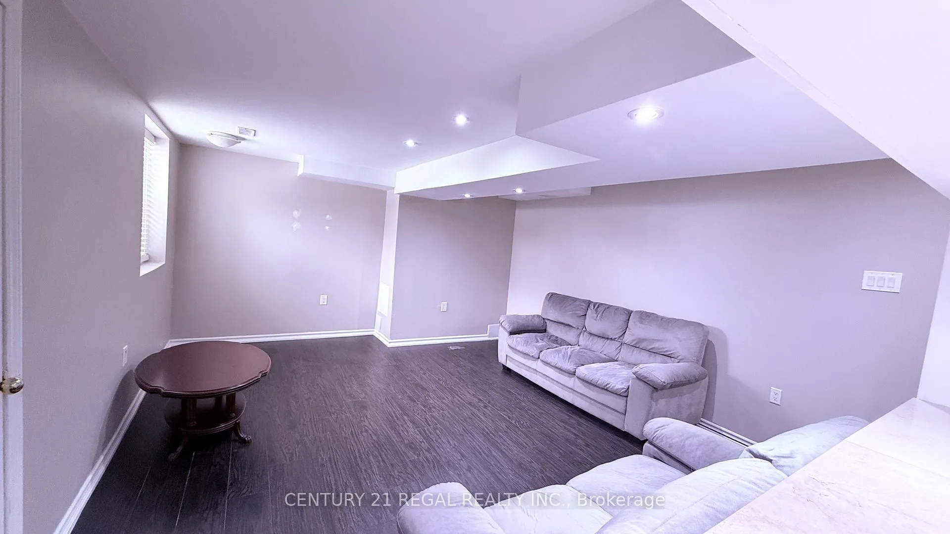 Photo 17 of 39 Laurentide Crescent, Brampton, Vales of Castlemore North — HOMEH