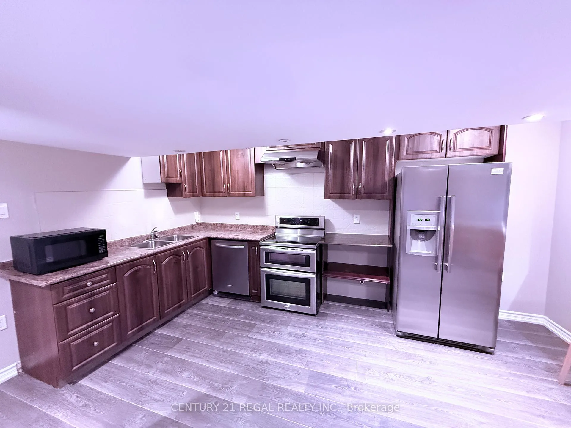 Photo 22 of 39 Laurentide Crescent, Brampton, Vales of Castlemore North — HOMEH