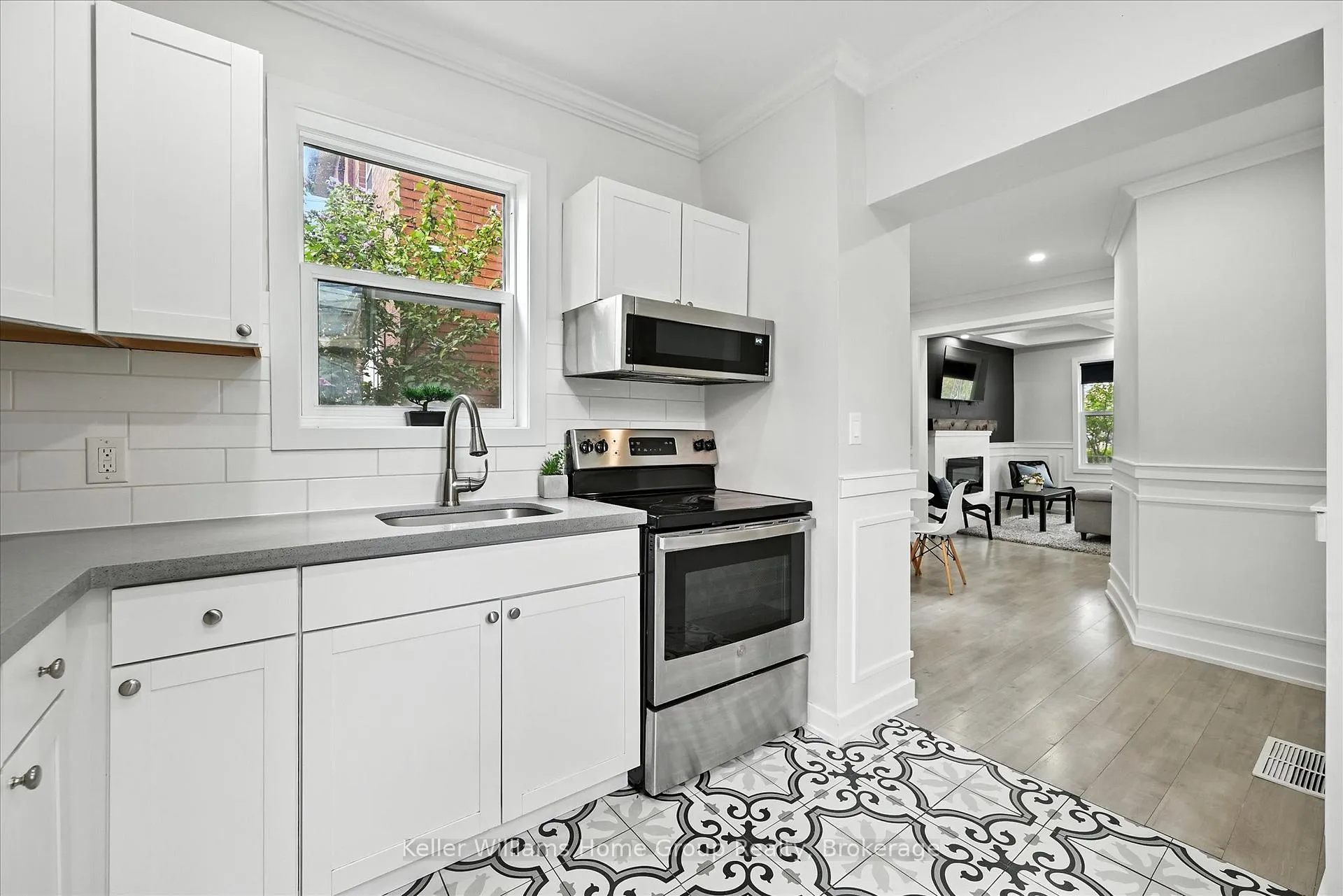 Photo 10 of 82 Rosemont Avenue, Hamilton, Stipley — HOMEH