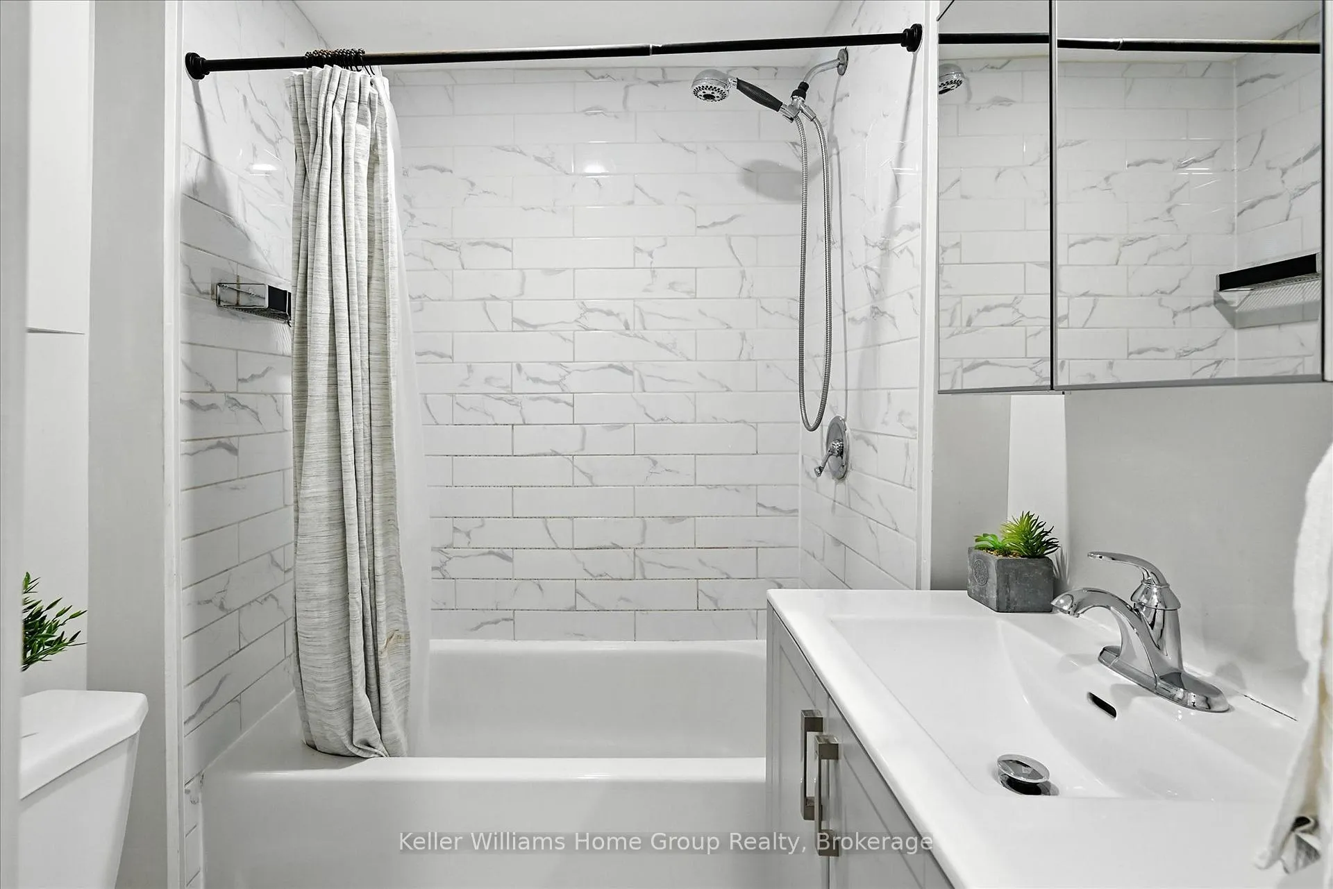 Photo 24 of 82 Rosemont Avenue, Hamilton, Stipley — HOMEH