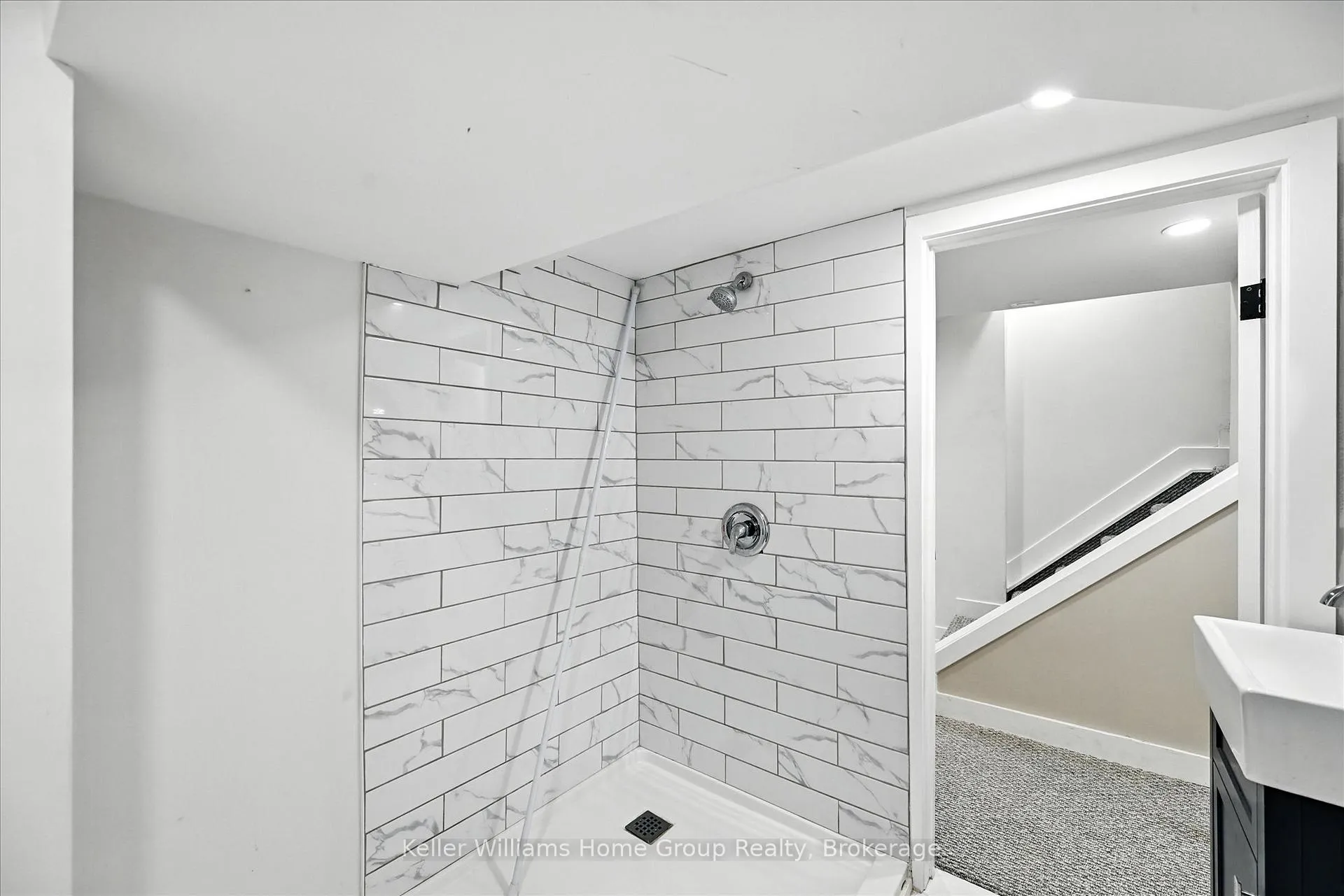 Photo 33 of 82 Rosemont Avenue, Hamilton, Stipley — HOMEH