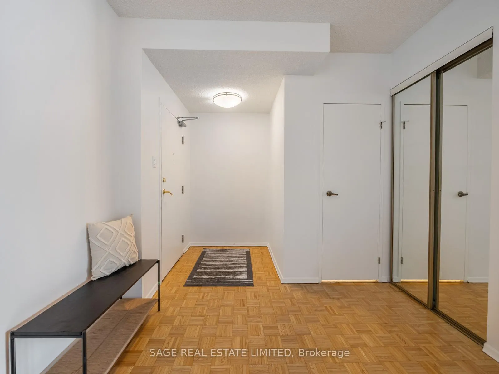 Photo 4 of Unit 103, 30 Glen Elm Avenue, Toronto, Rosedale-Moore Park — HOMEH