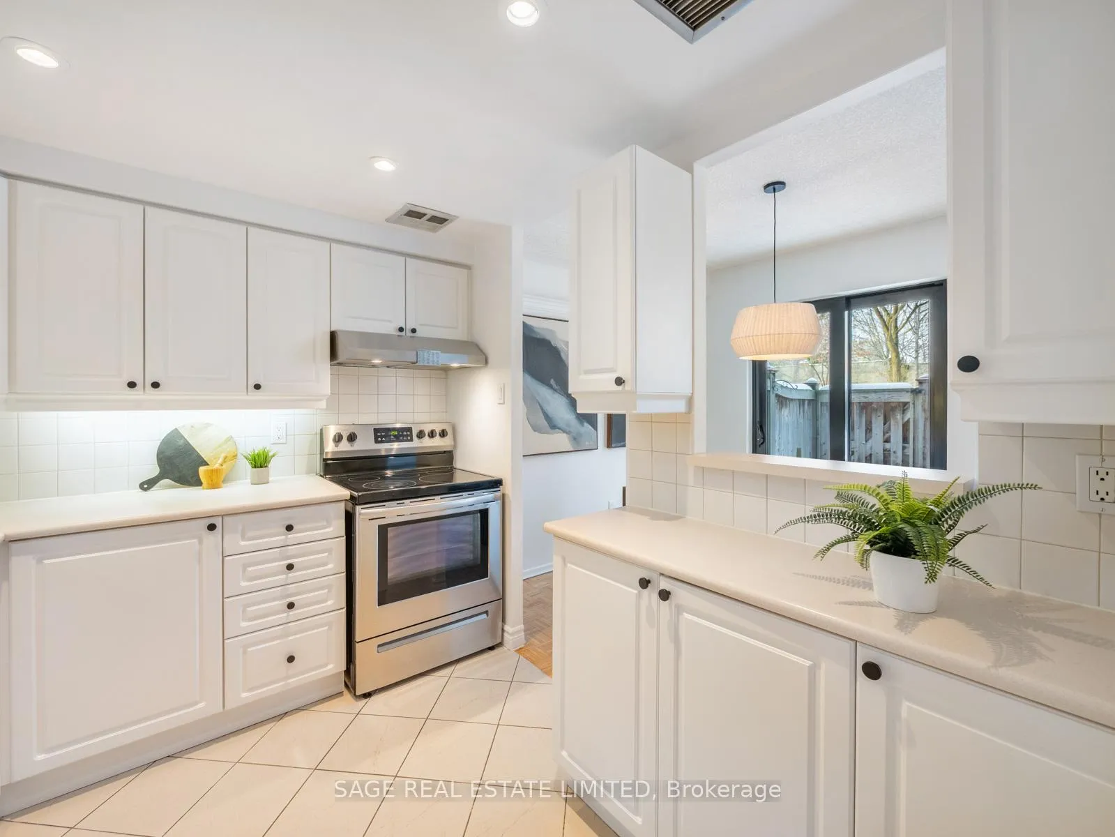 Photo 9 of Unit 103, 30 Glen Elm Avenue, Toronto, Rosedale-Moore Park — HOMEH