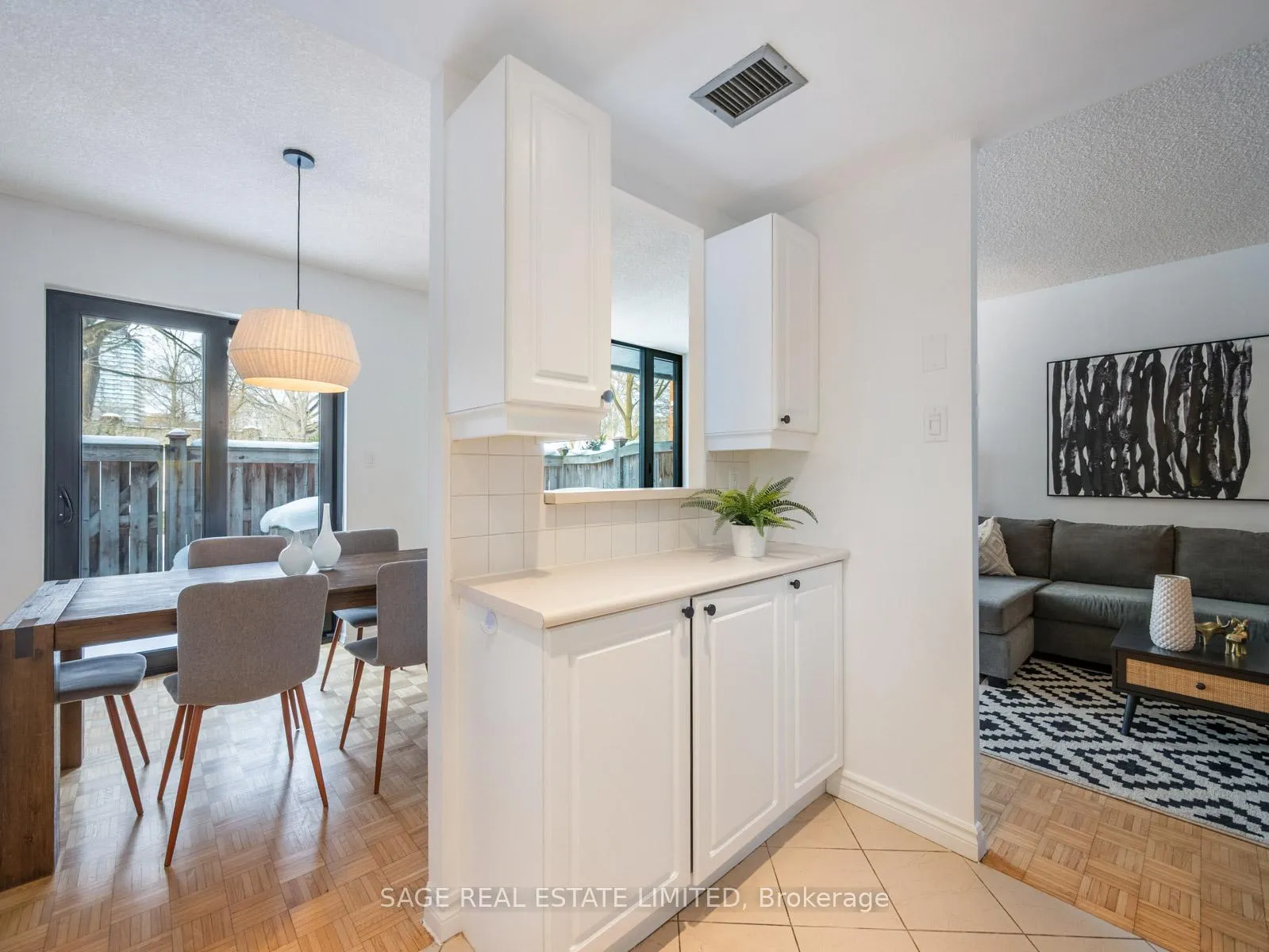 Photo 11 of Unit 103, 30 Glen Elm Avenue, Toronto, Rosedale-Moore Park — HOMEH