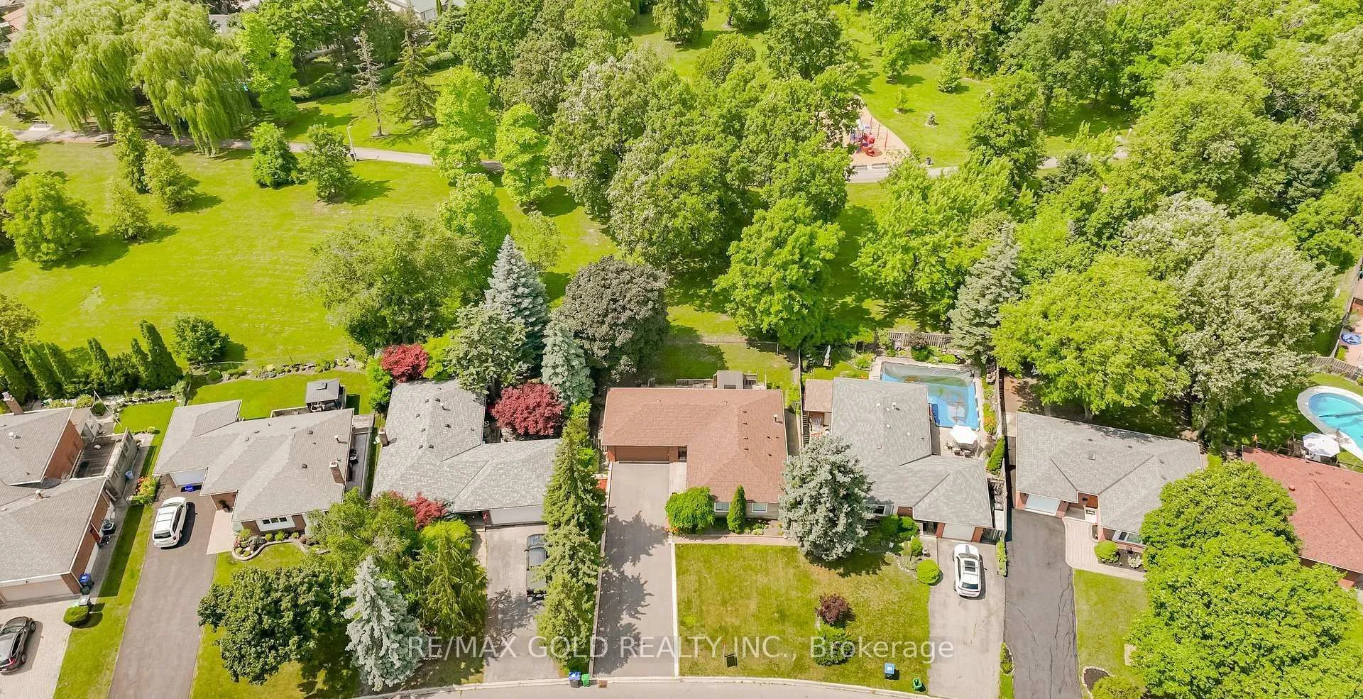 Photo 1 of 29 Devonshire Drive, Brampton, Southgate — HOMEH