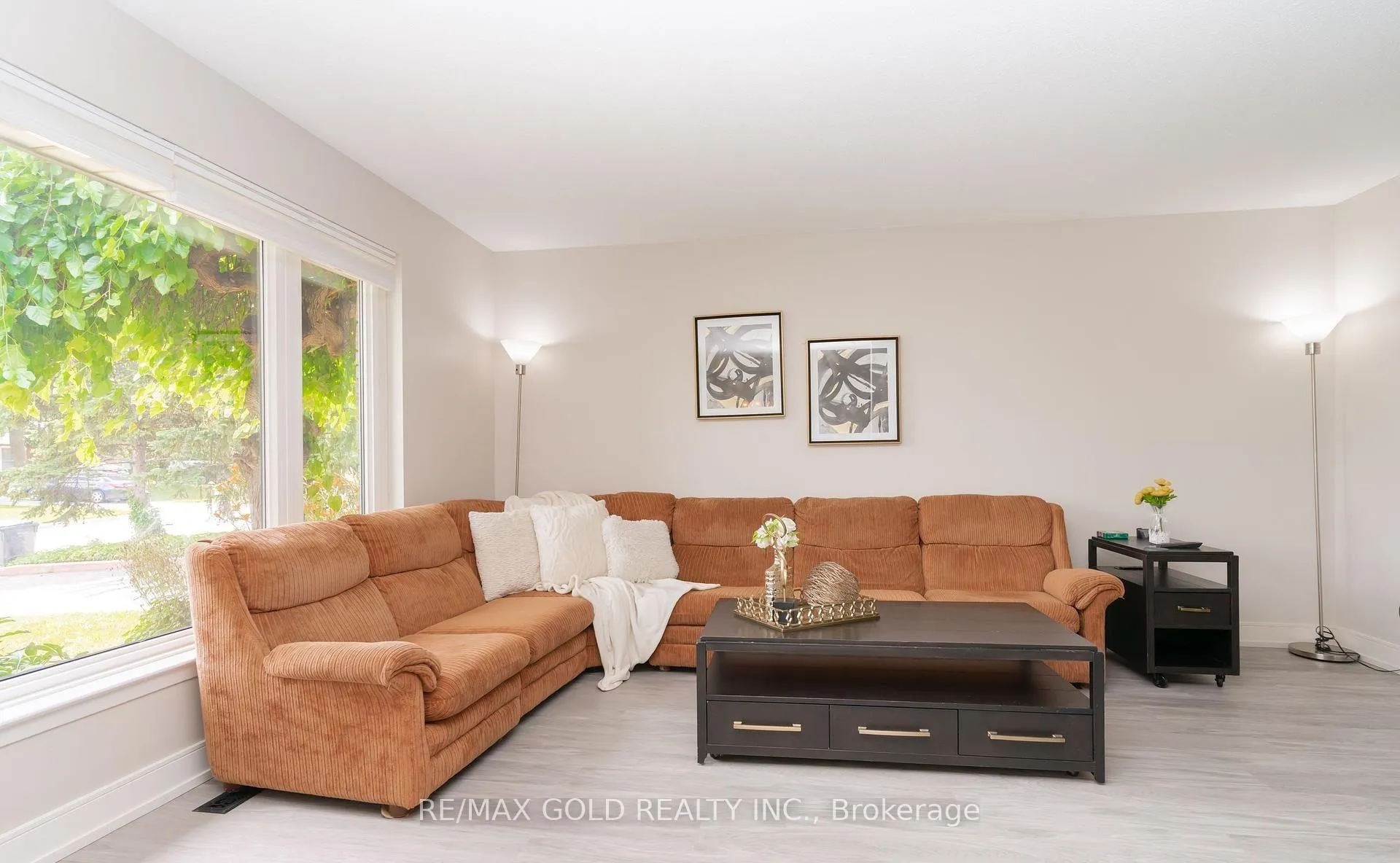 Photo 8 of 29 Devonshire Drive, Brampton, Southgate — HOMEH