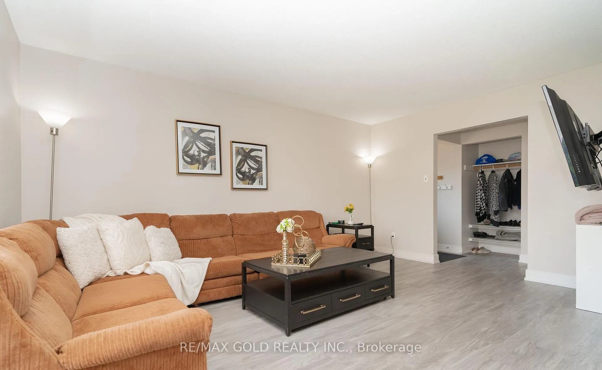 Photo 9 of 29 Devonshire Drive, Brampton, Southgate — HOMEH